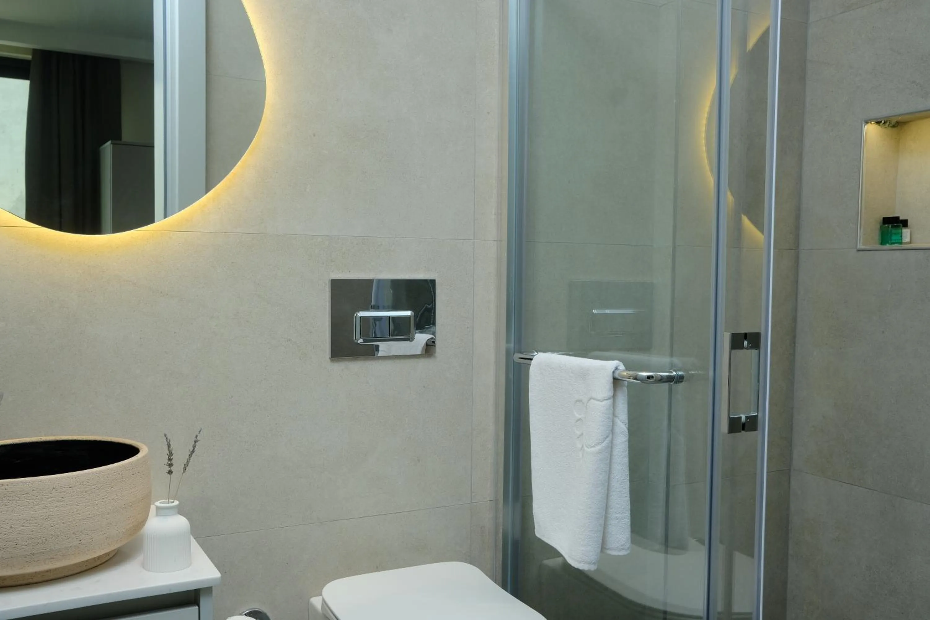 Shower in Kaktus Suites