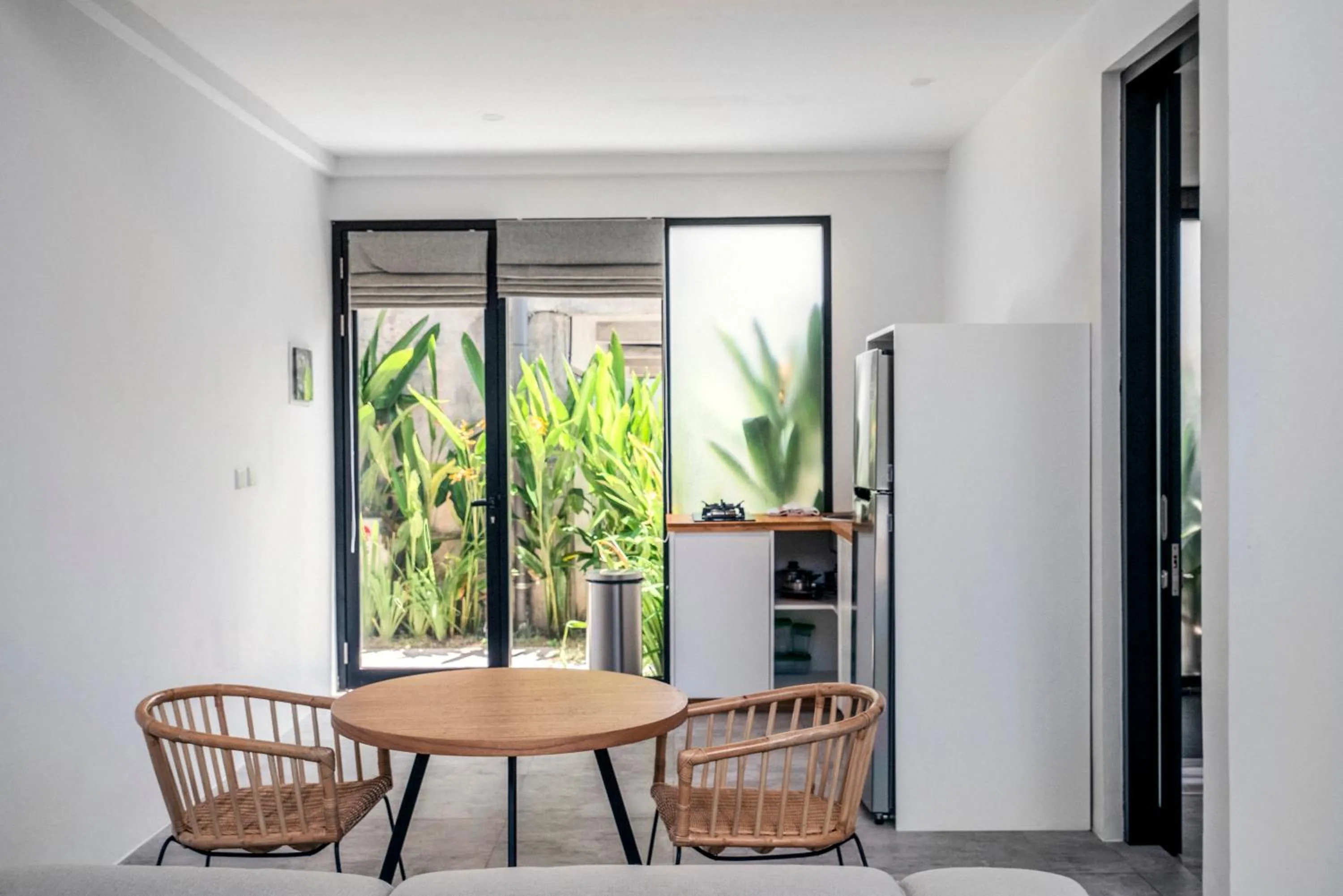 Kitchen or kitchenette in Umalas Living Villa