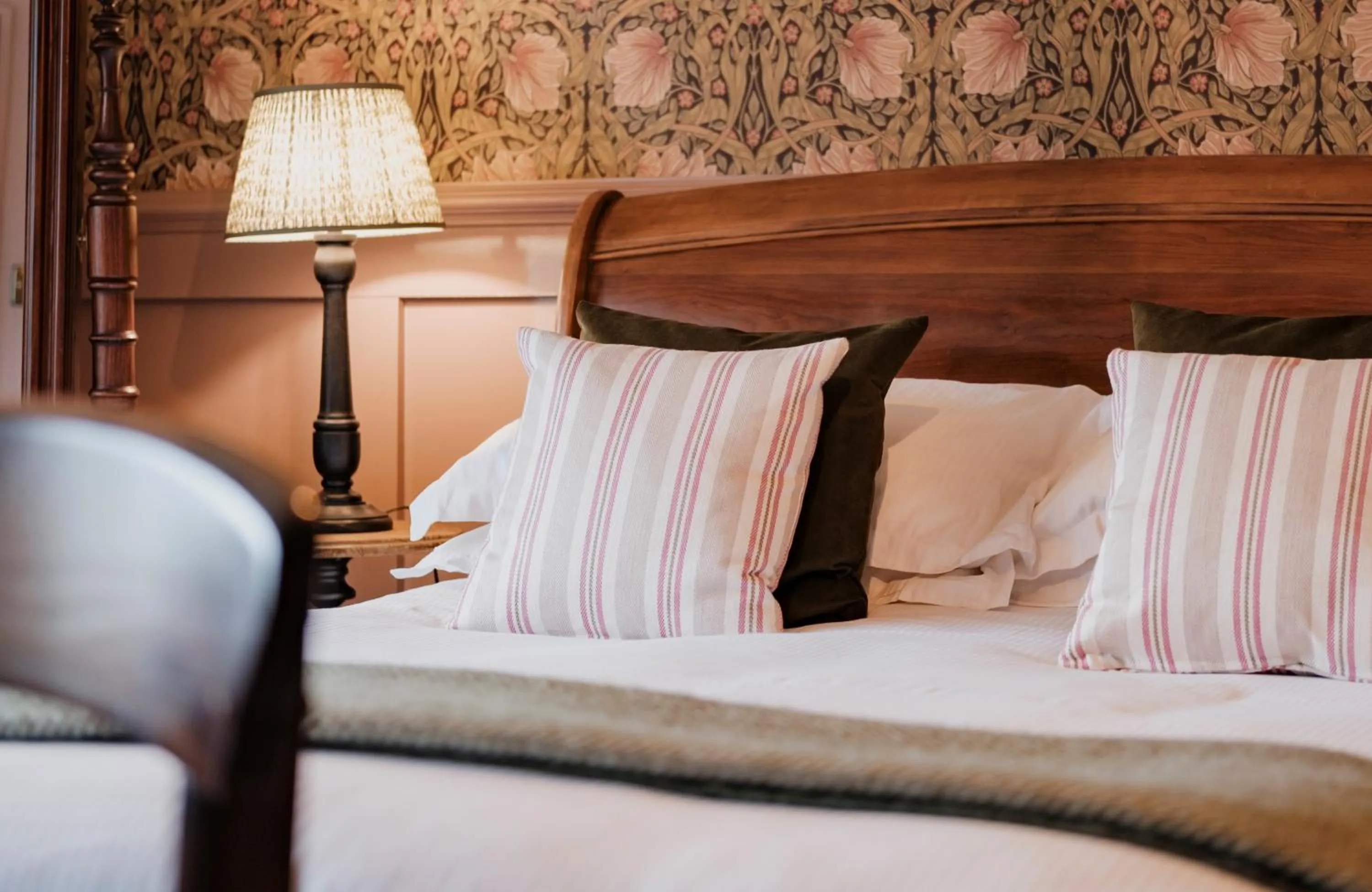 Bed in Fisherman's Haunt Hotel