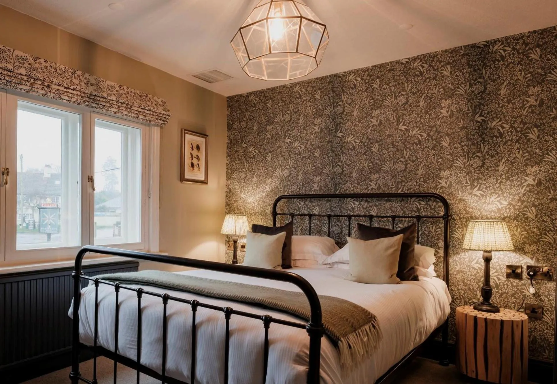 Bed in Fisherman's Haunt Hotel