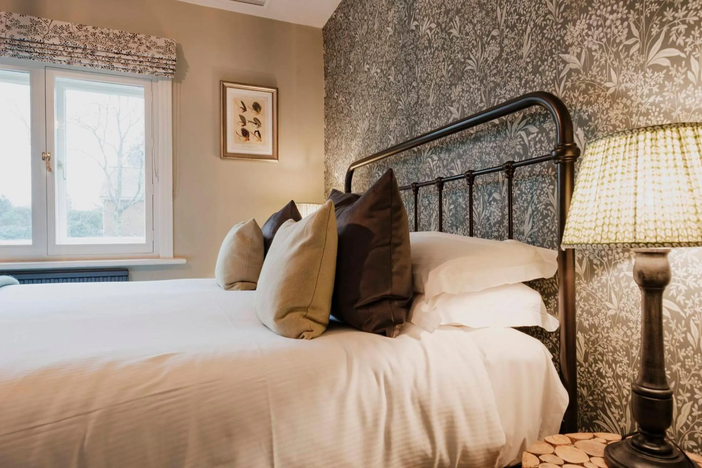 Bed in Fisherman's Haunt Hotel