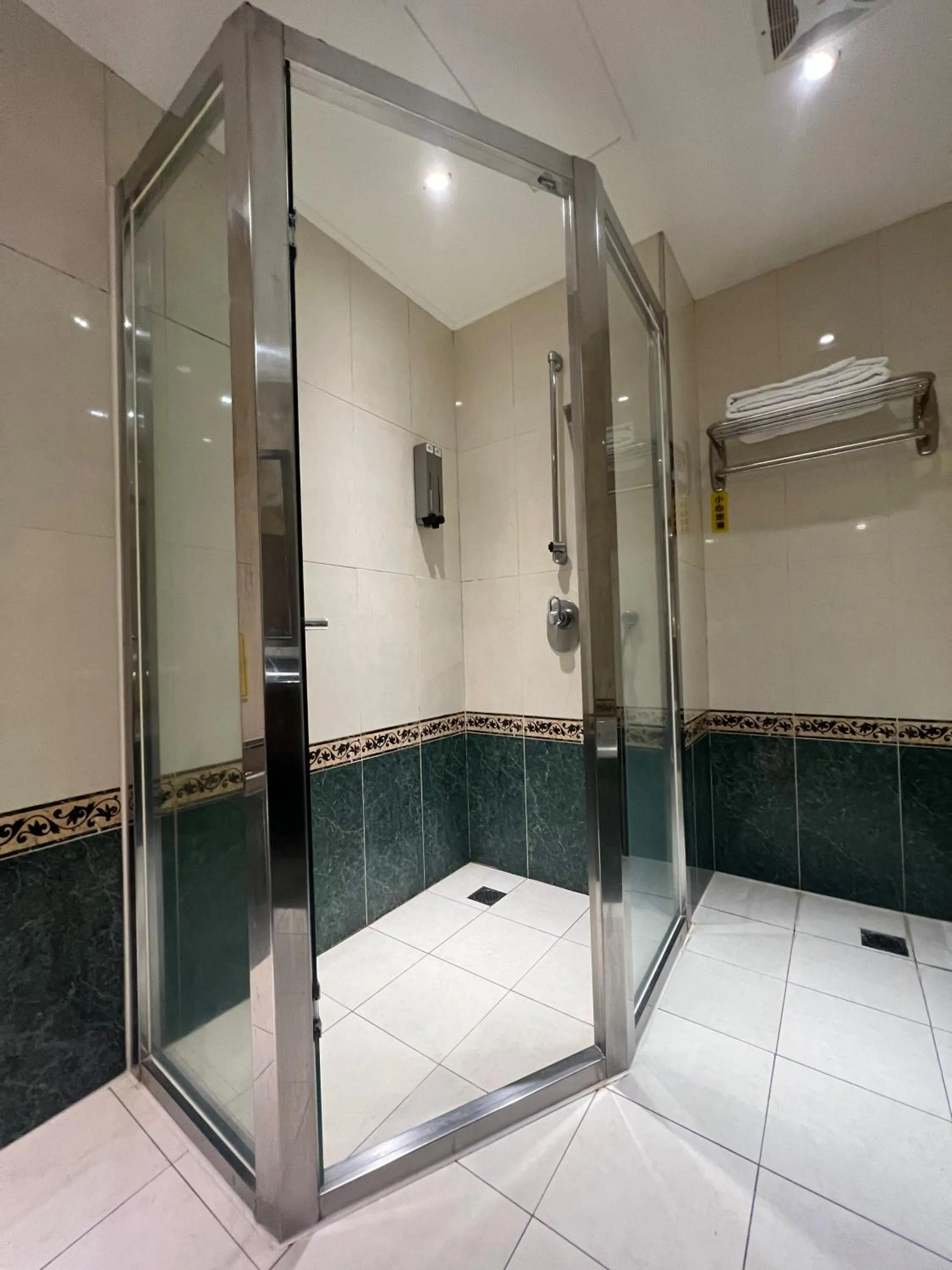 Shower in 喜客商旅 Seeker Hotel - Sanchong