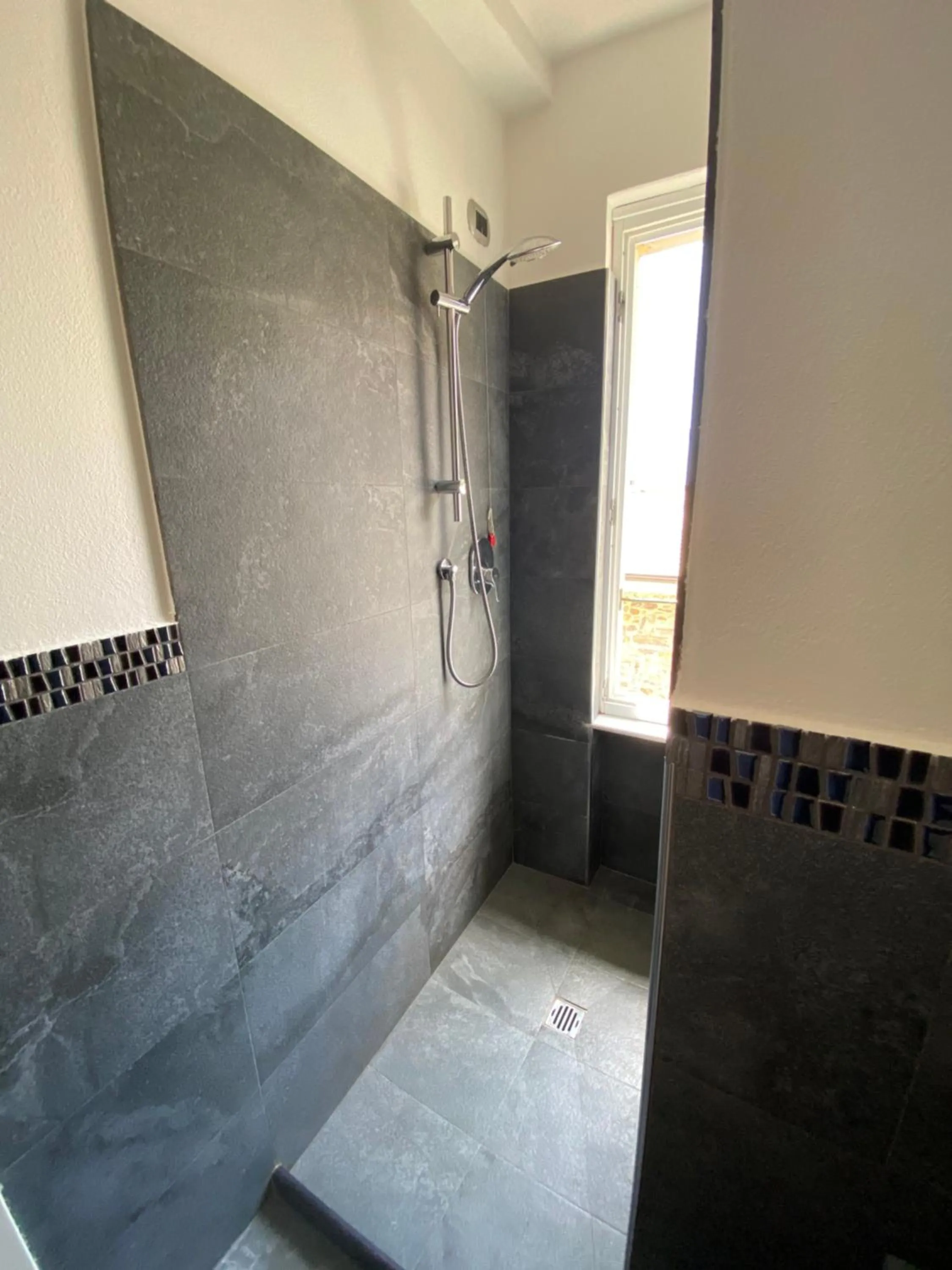 Shower in Pensione Sorriso