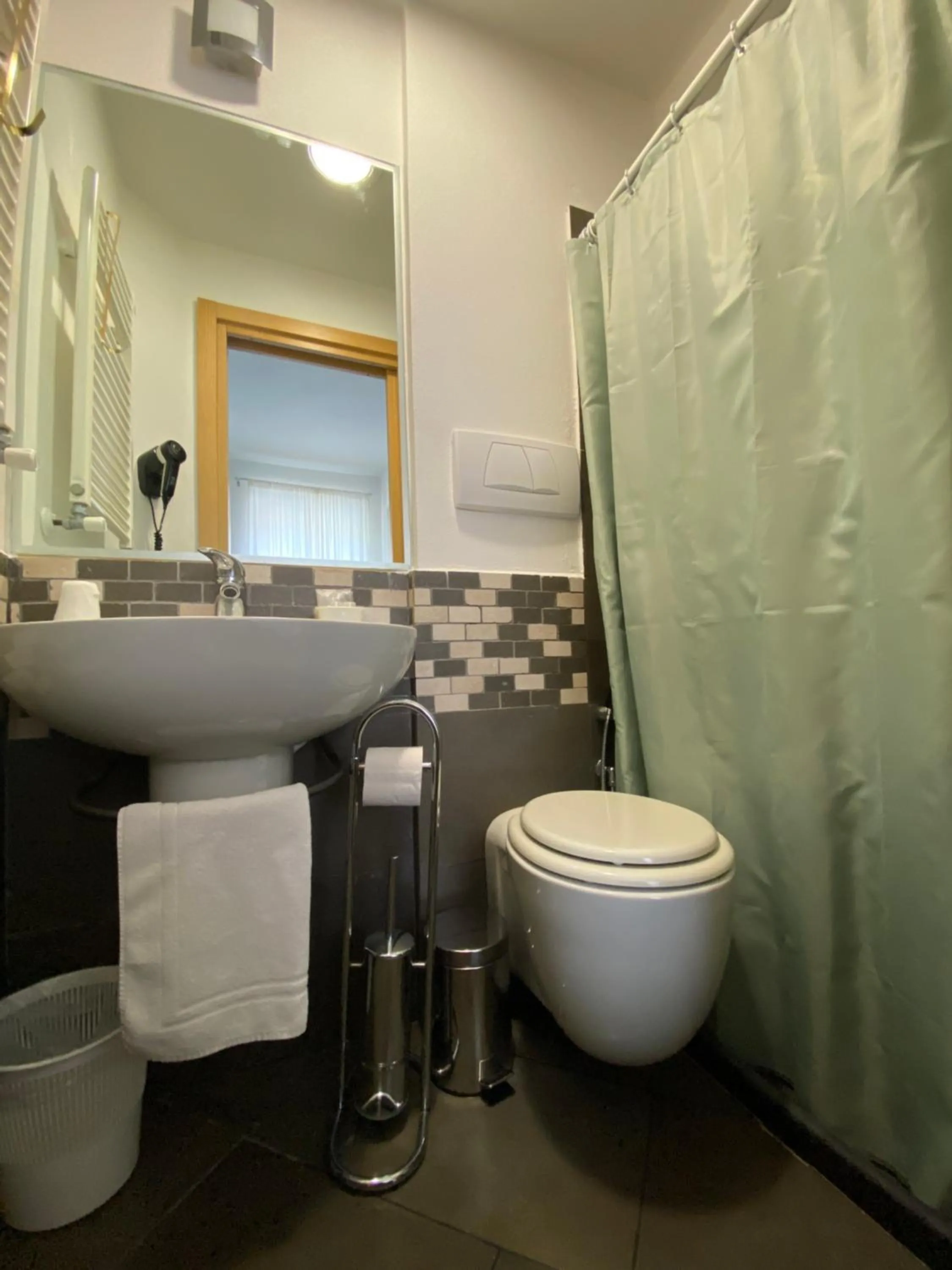 Bathroom in Pensione Sorriso