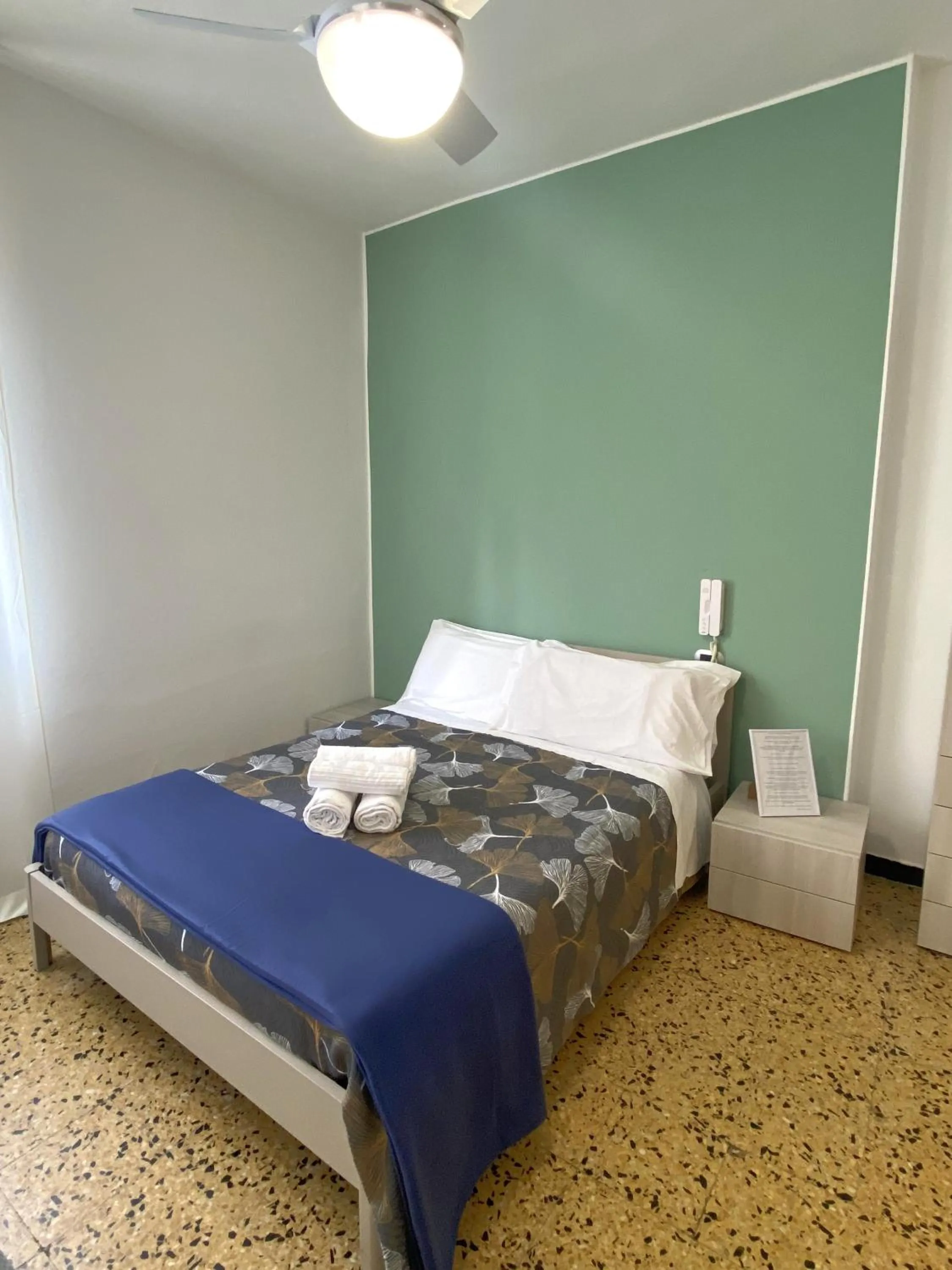 Photo of the whole room, Bed in Pensione Sorriso