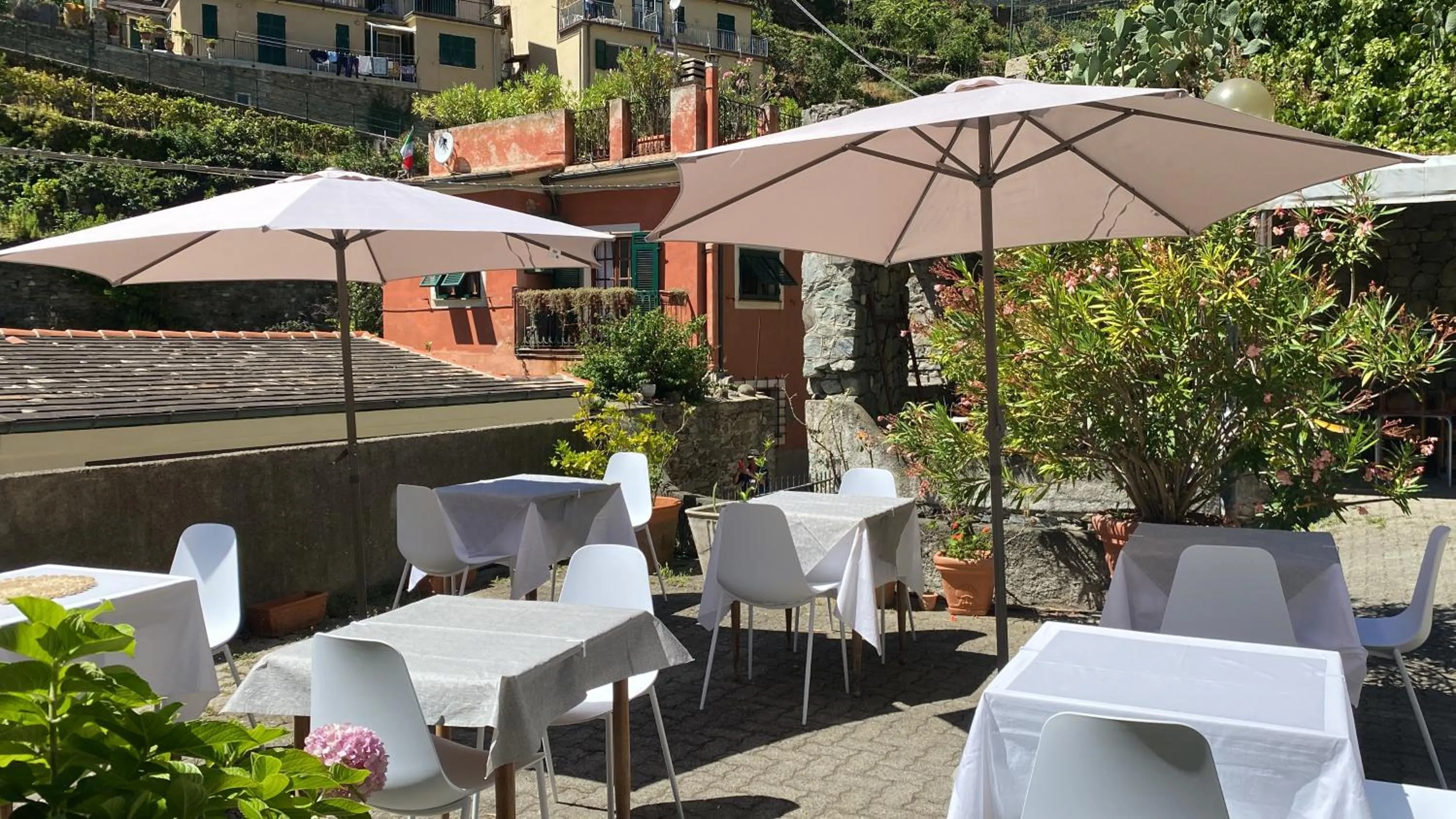 Restaurant/places to eat in Pensione Sorriso