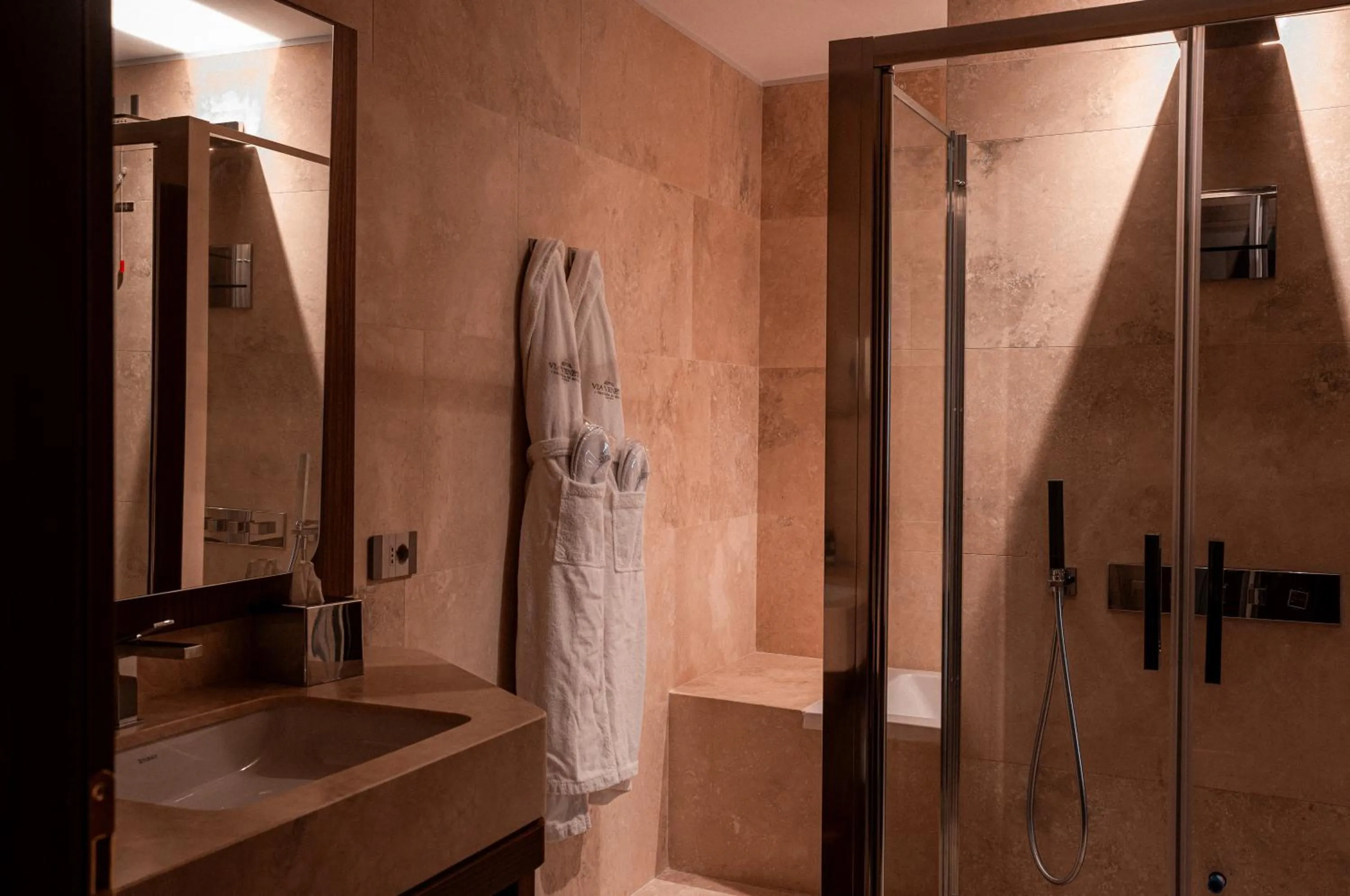 Shower in Hotel Via Veneto