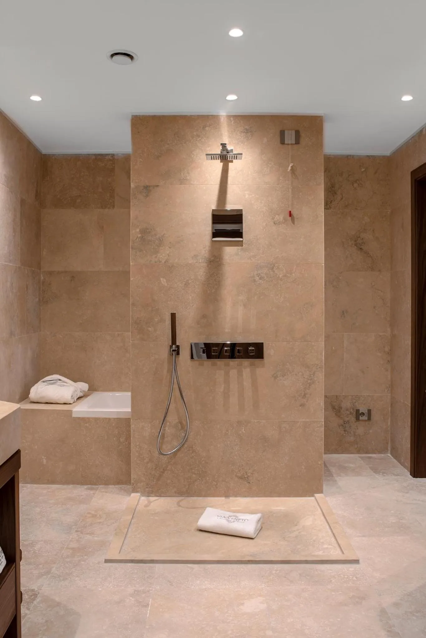 Shower in Hotel Via Veneto