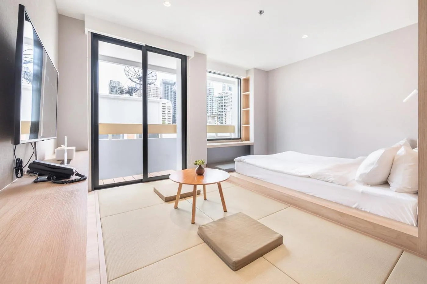 Bed in LiveZen Bangkok Sukhumvit