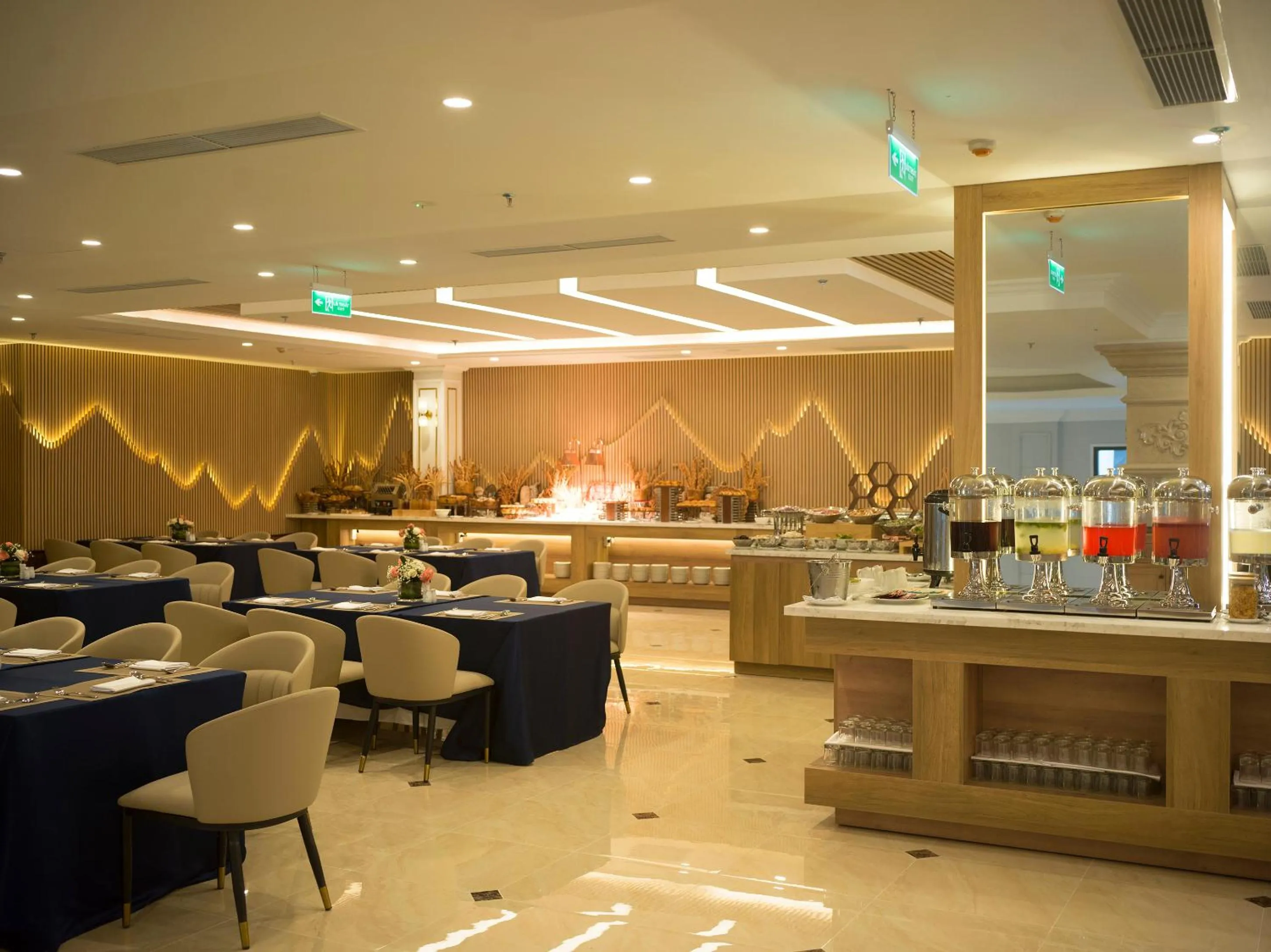 Restaurant/places to eat in MerPerle Dalat Hotel