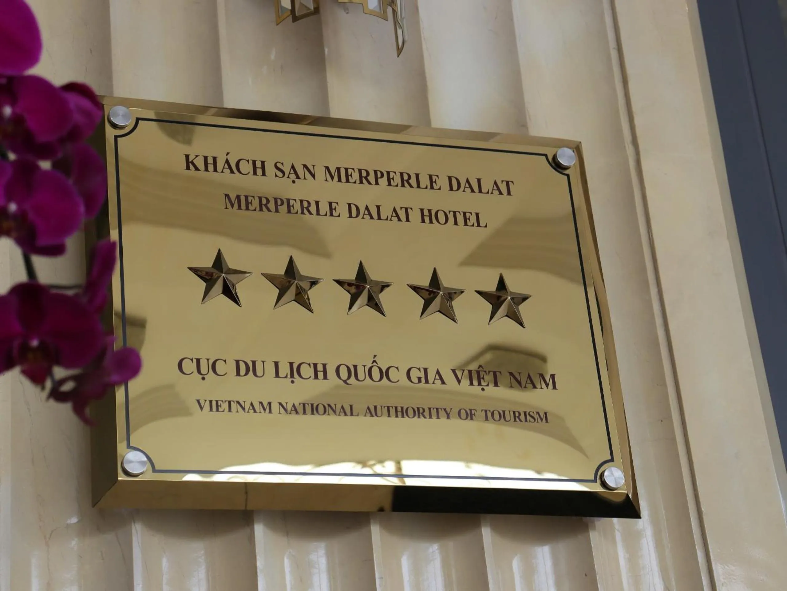 Logo/Certificate/Sign in MerPerle Dalat Hotel