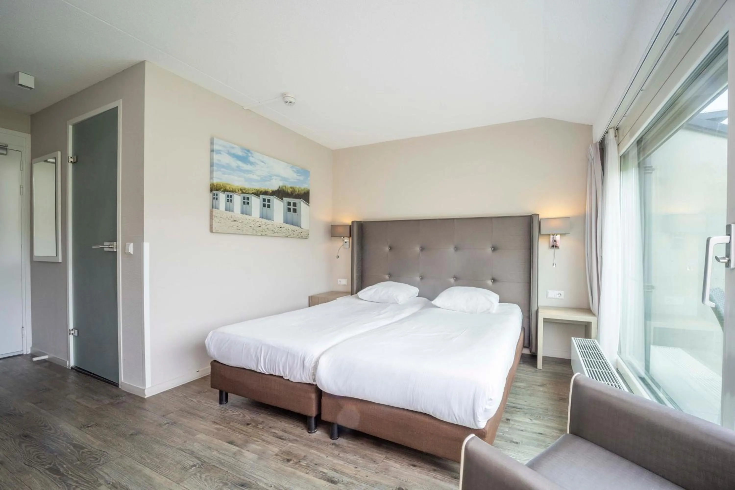 Bedroom, Bed in Fletcher Zuiderduin Beachhotel