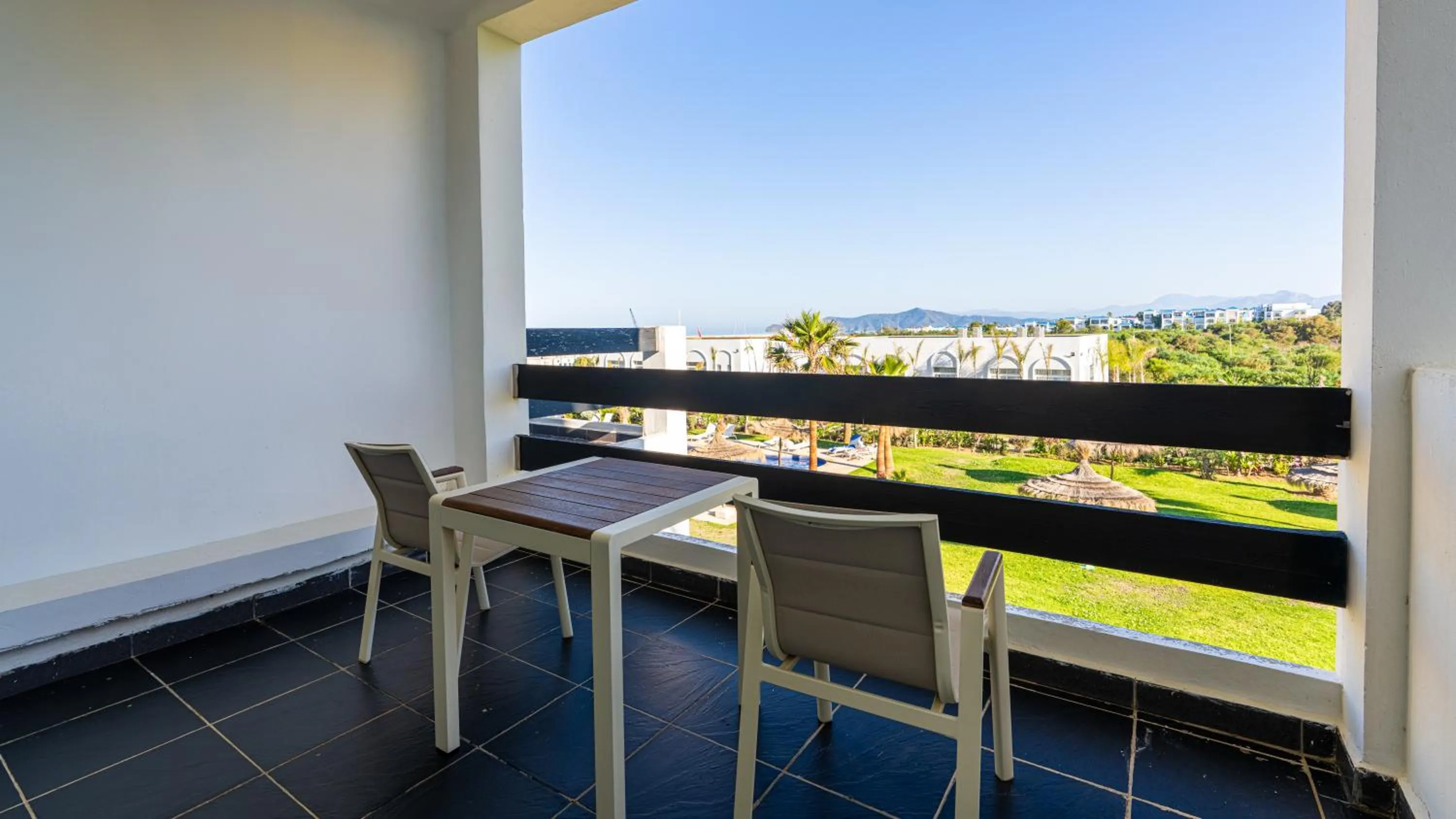 PLAYA DEL PACHA Suites Hotel