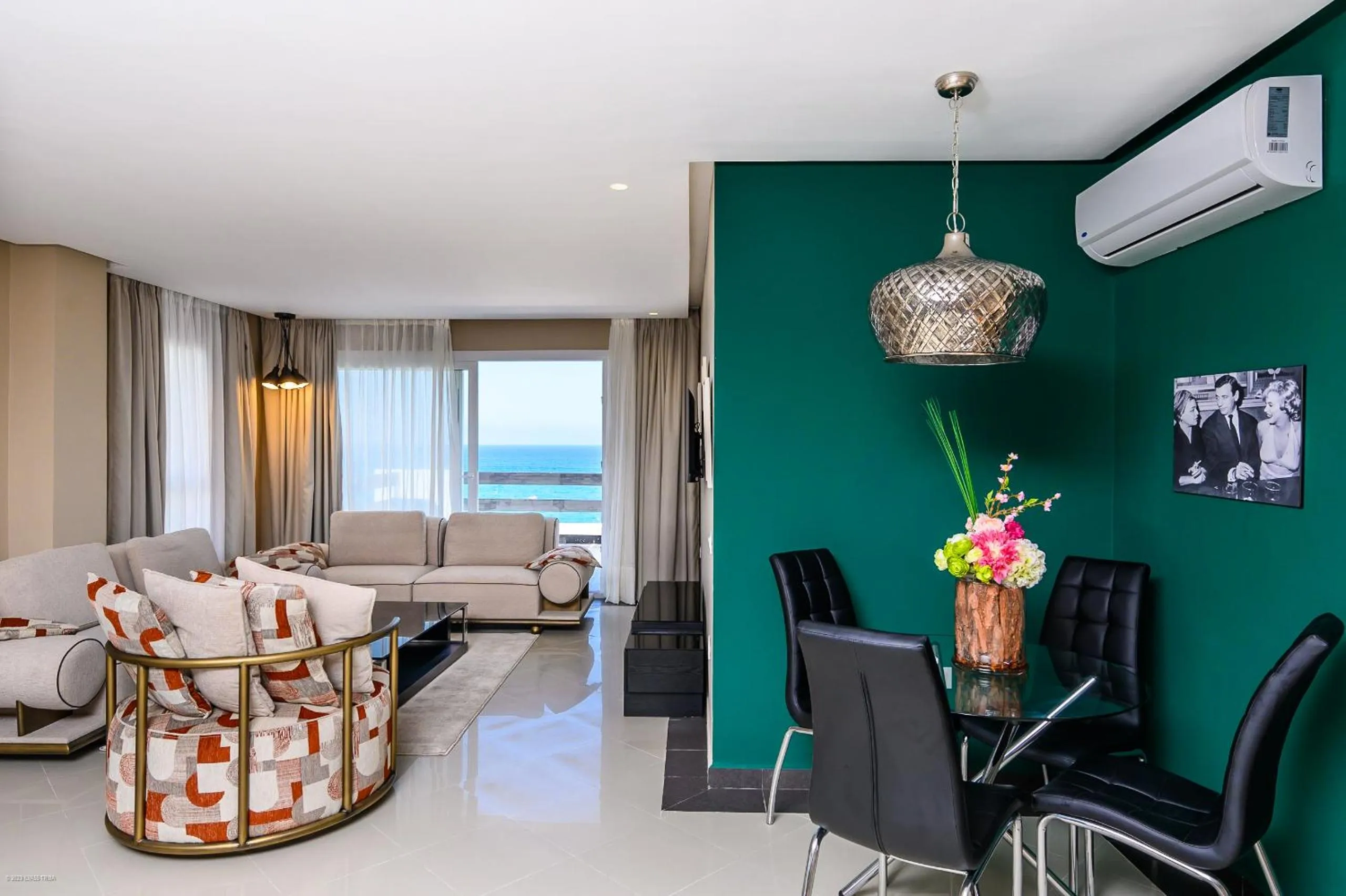 Living room in PLAYA DEL PACHA Suites Hotel