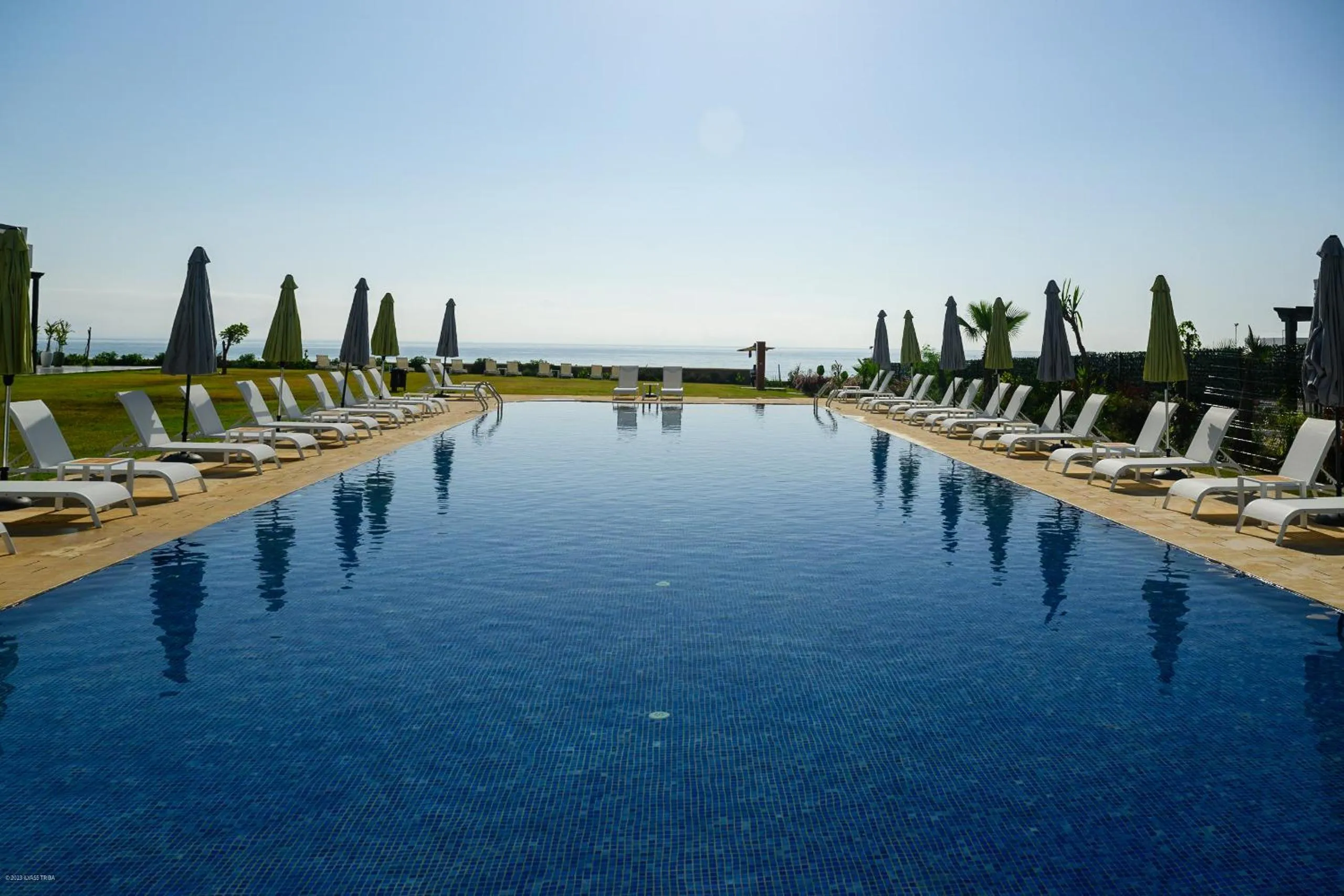Swimming pool in PLAYA DEL PACHA Suites Hotel