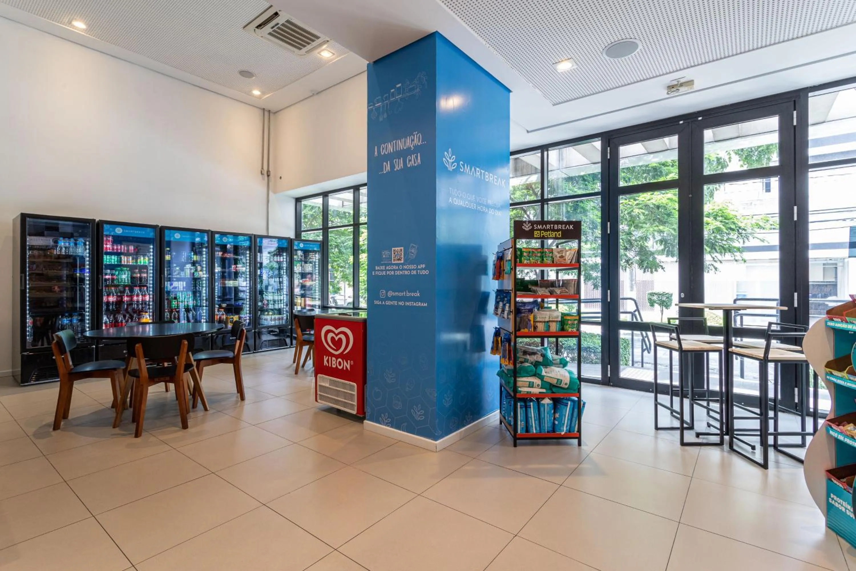 vending machine in KASA by Viva - Prédio completo ao lado da Faria Lima