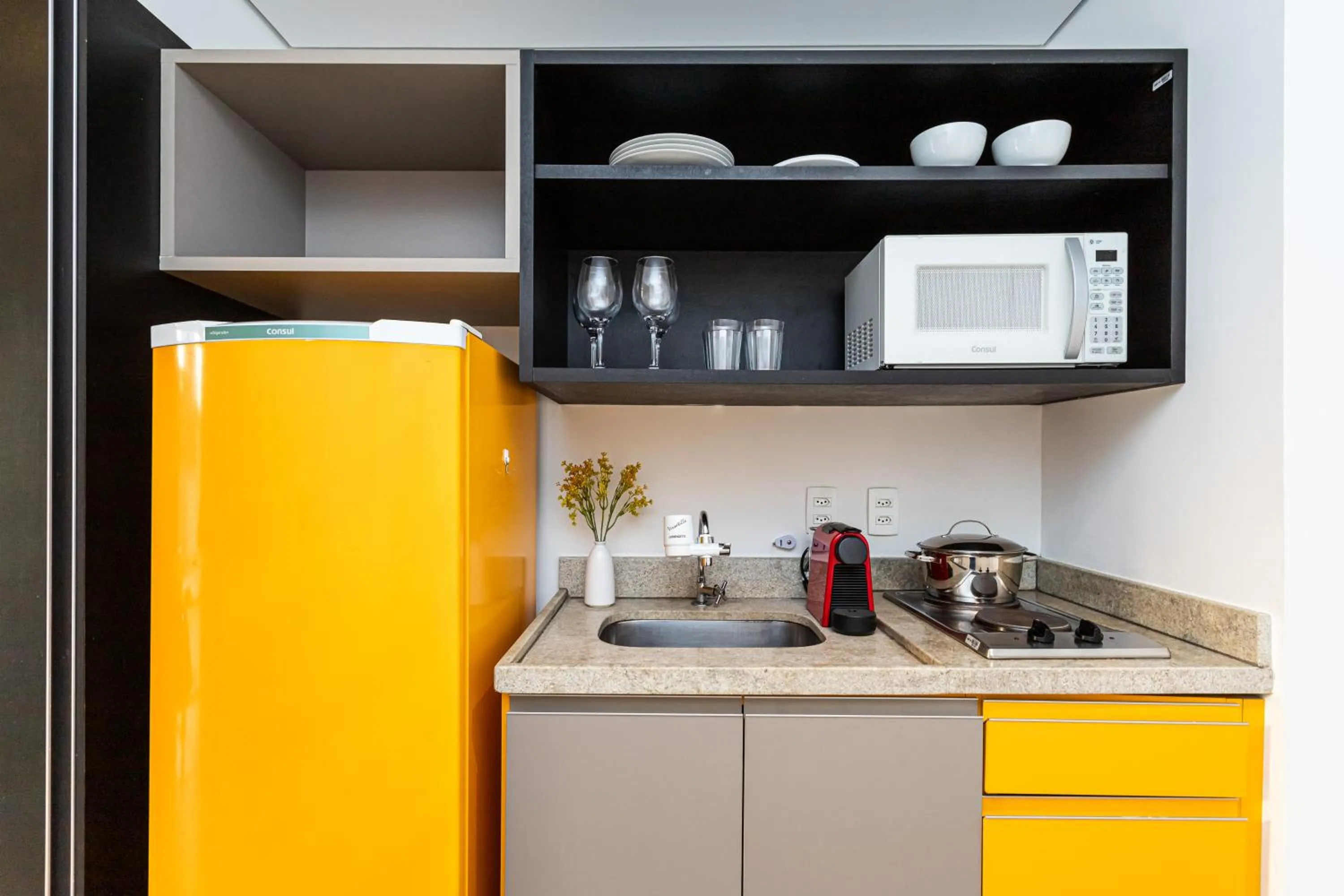 Coffee/tea facilities in KASA by Viva - Prédio completo ao lado da Faria Lima