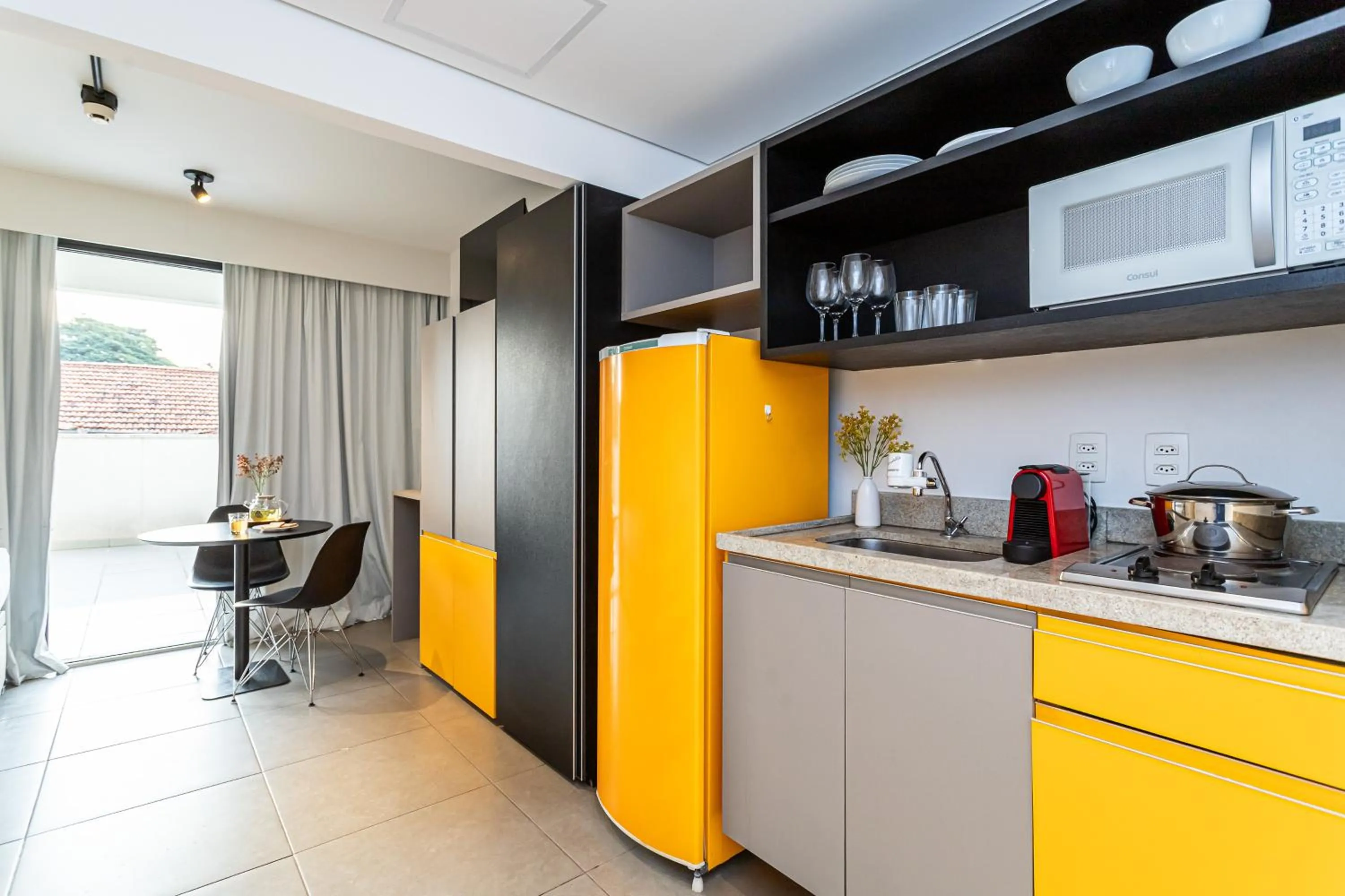 Coffee/tea facilities in KASA by Viva - Prédio completo ao lado da Faria Lima