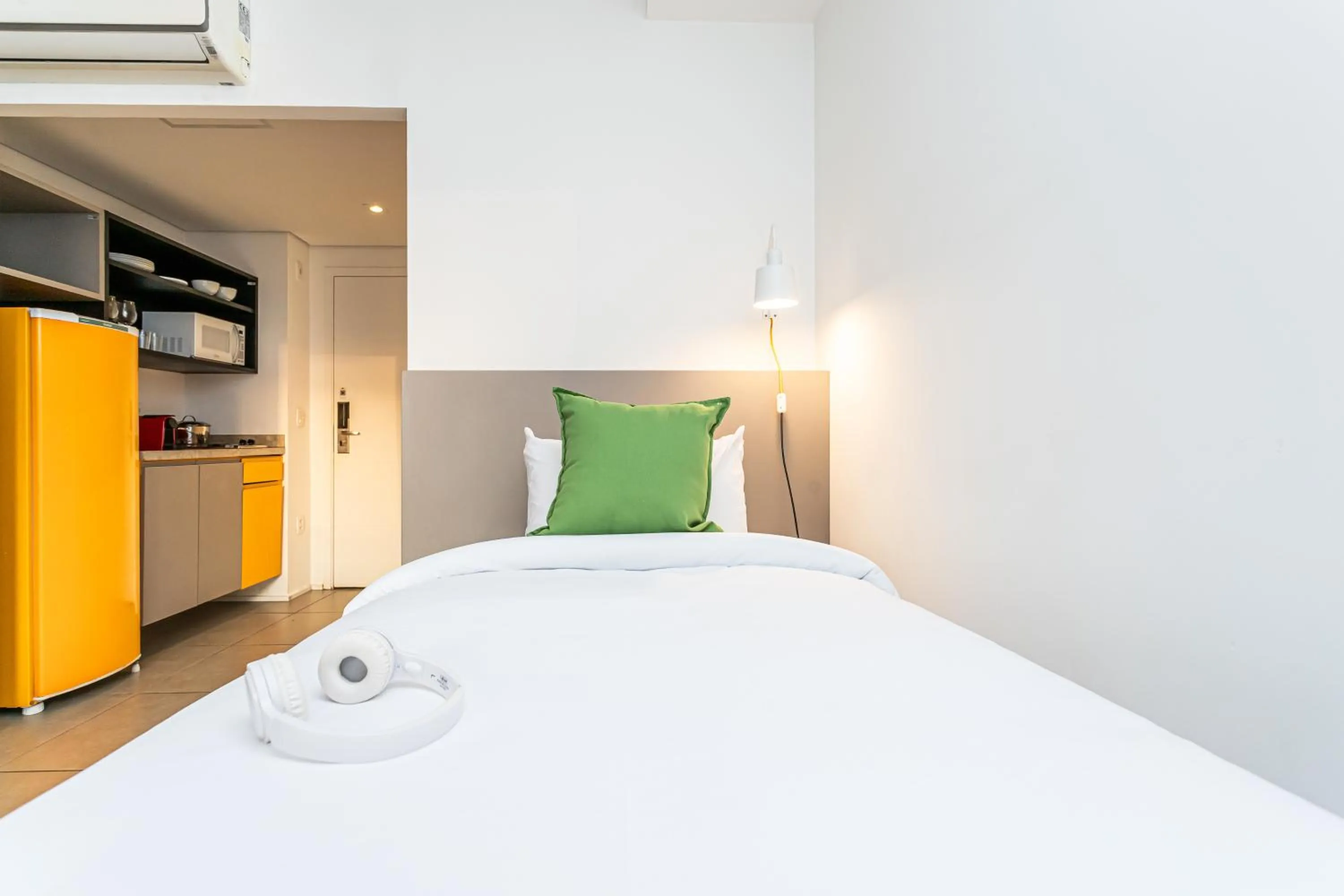 Bed in KASA by Viva - Prédio completo ao lado da Faria Lima