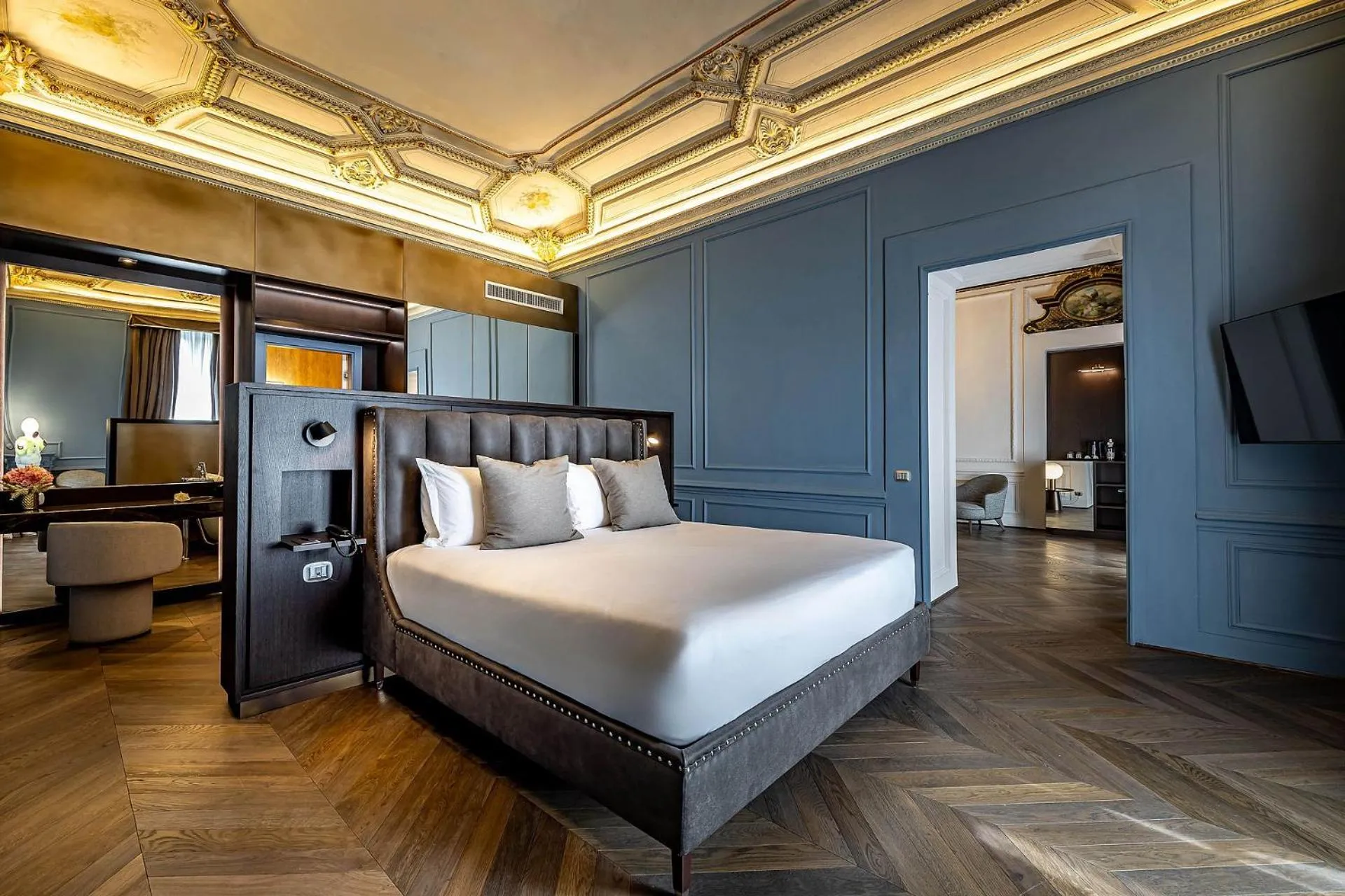 Presidential Suite with Balcony  in Palazzo Alfieri Residenza D'Epoca