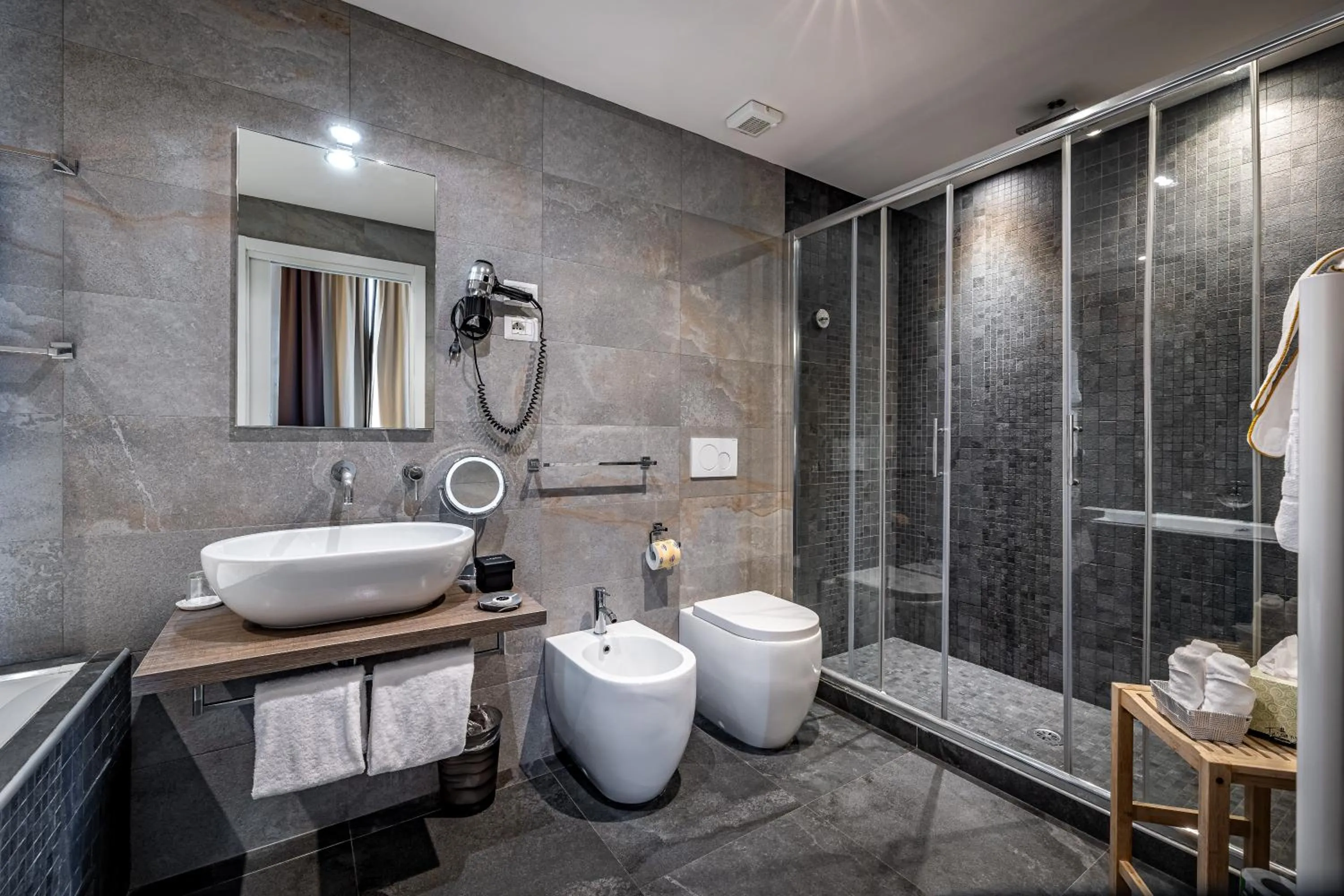 Bathroom in Palazzo Alfieri - Place of Charme