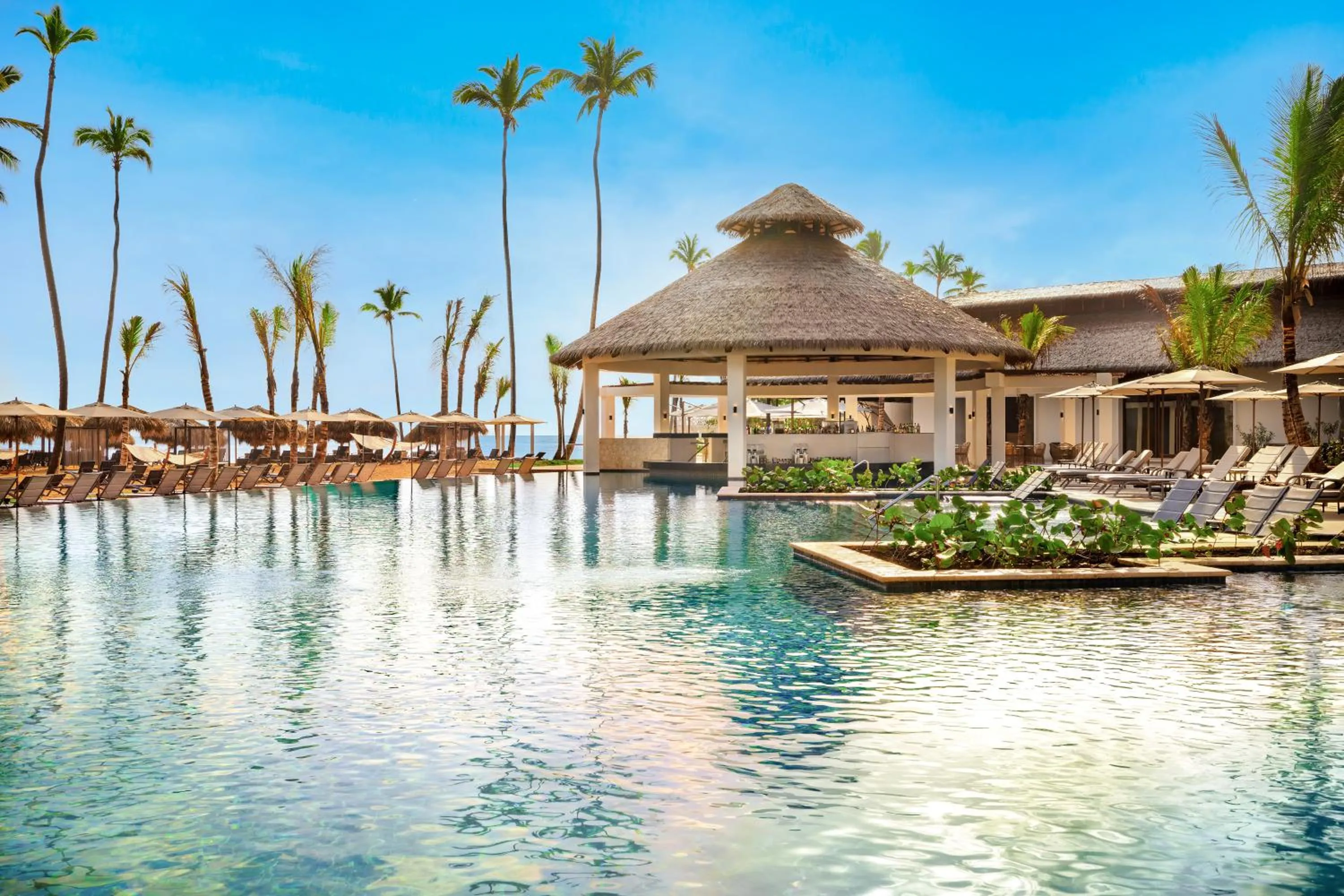 Swimming pool in Secrets Tides Punta Cana - All Inclusive