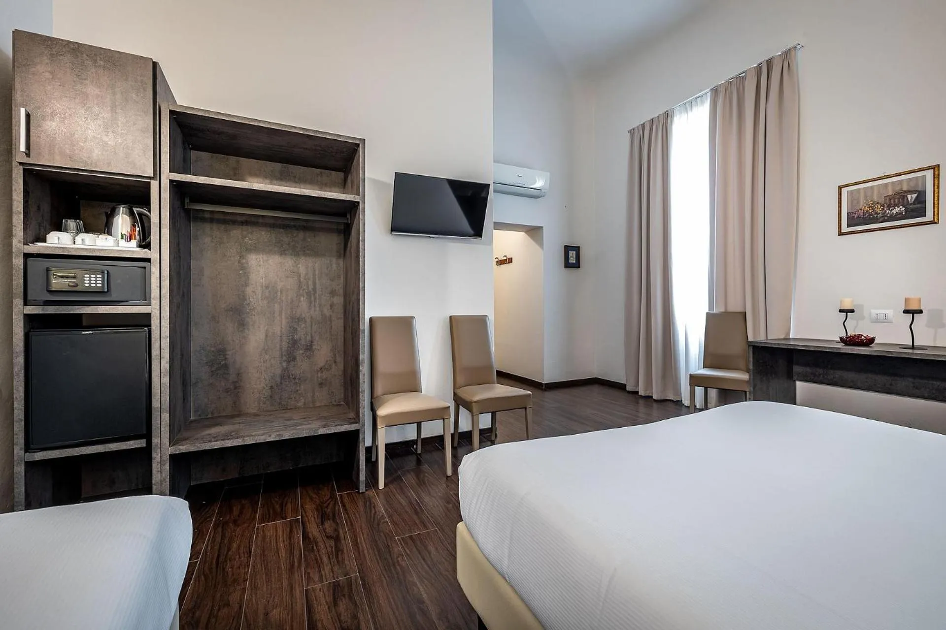 Photo of the whole room, Bed in B&B De Biffi