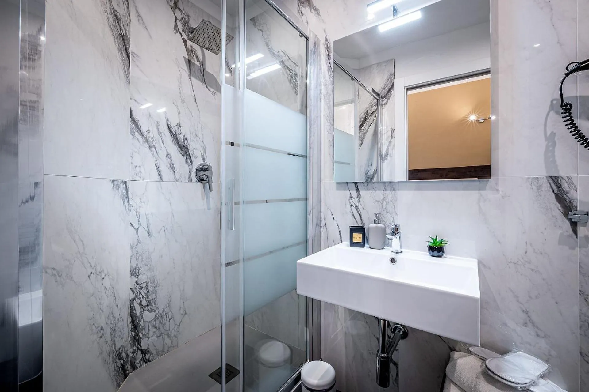 Shower in B&B De Biffi