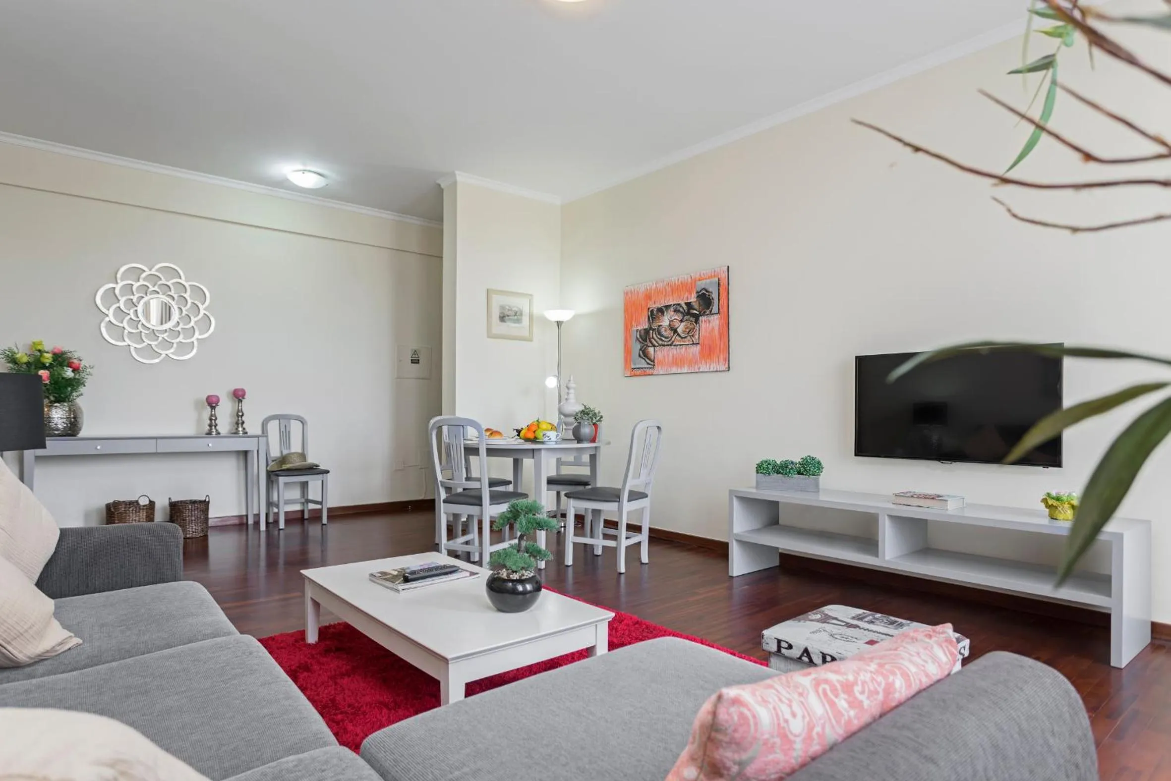 TV and multimedia in Achada I by An Island Apart