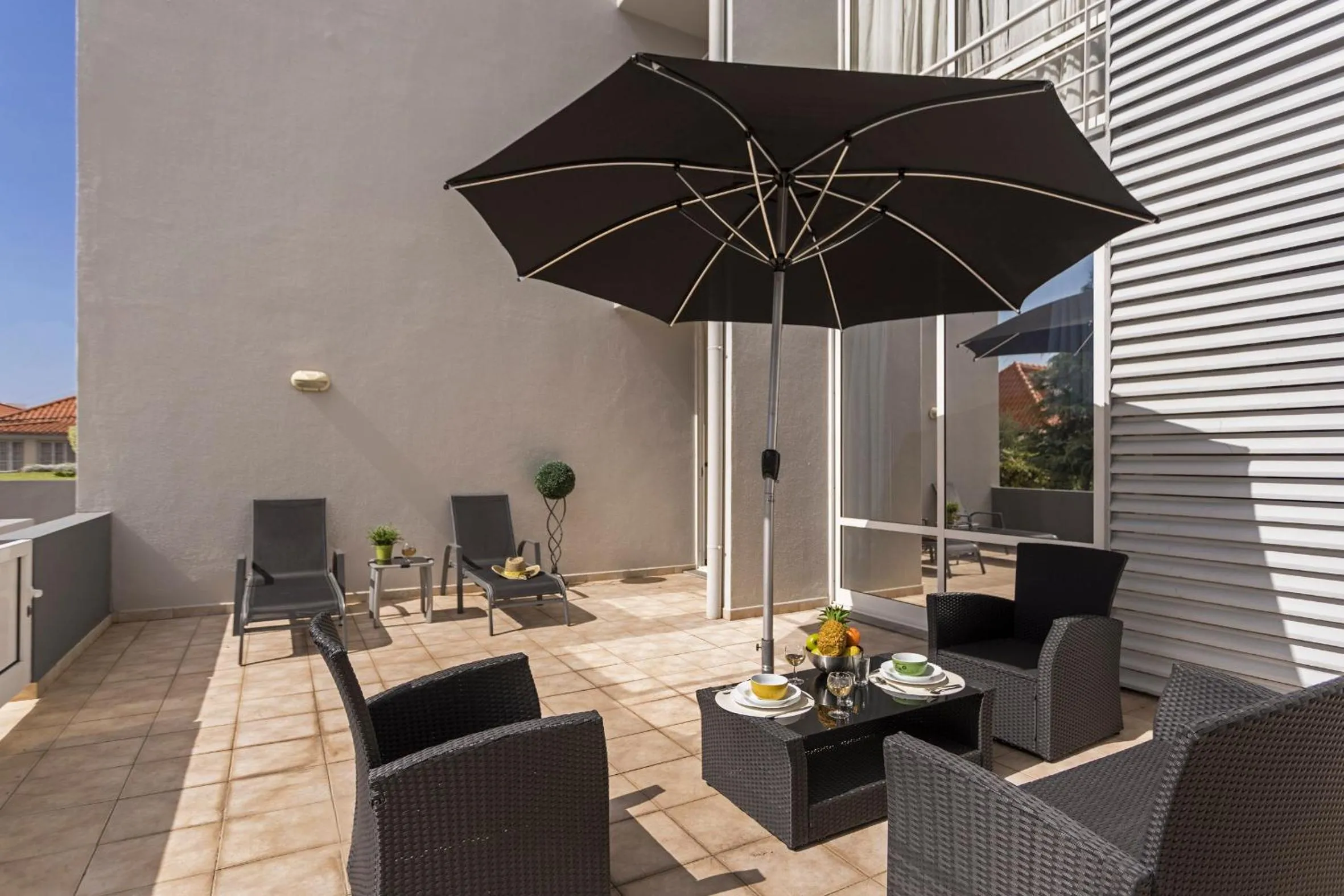 Patio in Achada I by An Island Apart