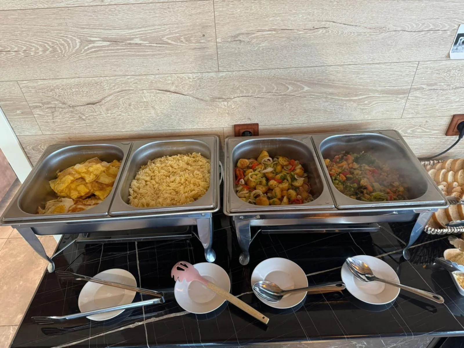 Buffet breakfast in Memory