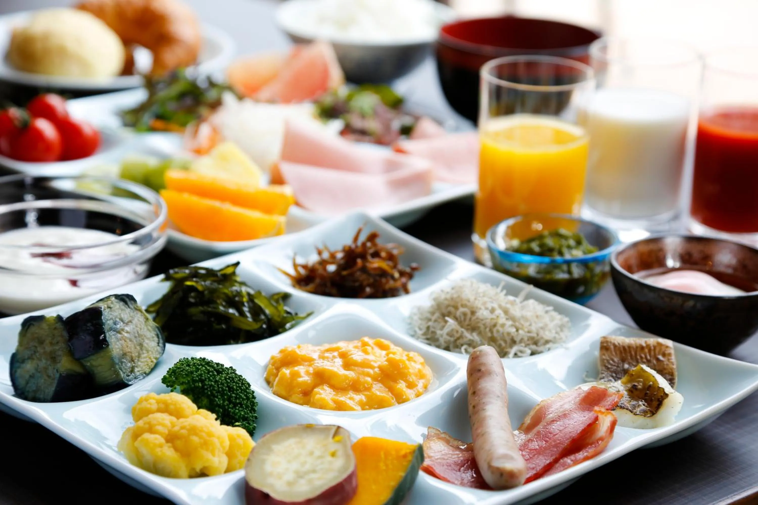 Breakfast in Awaji Hamarikyu