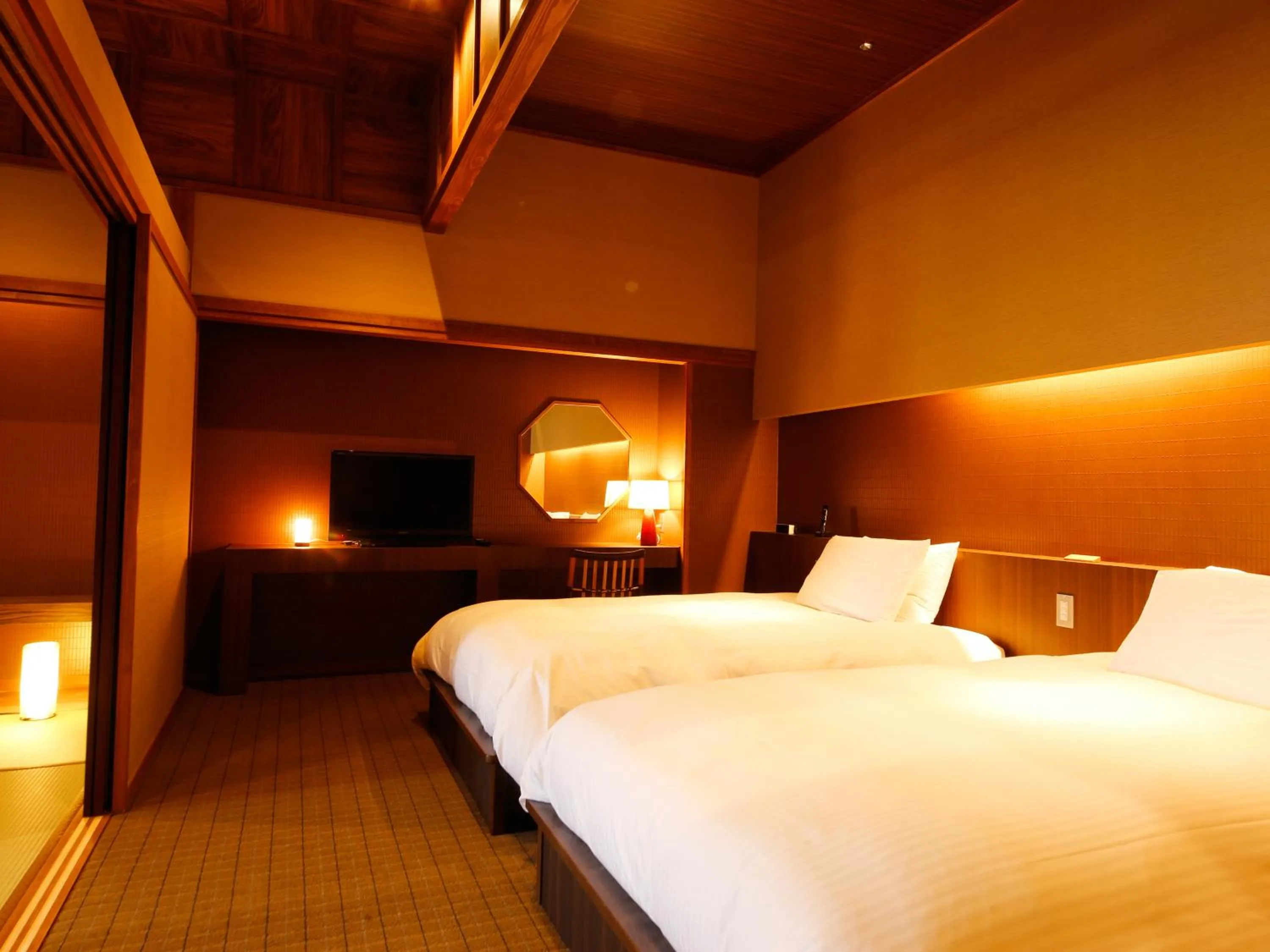 Bedroom, Bed in Awaji Hamarikyu