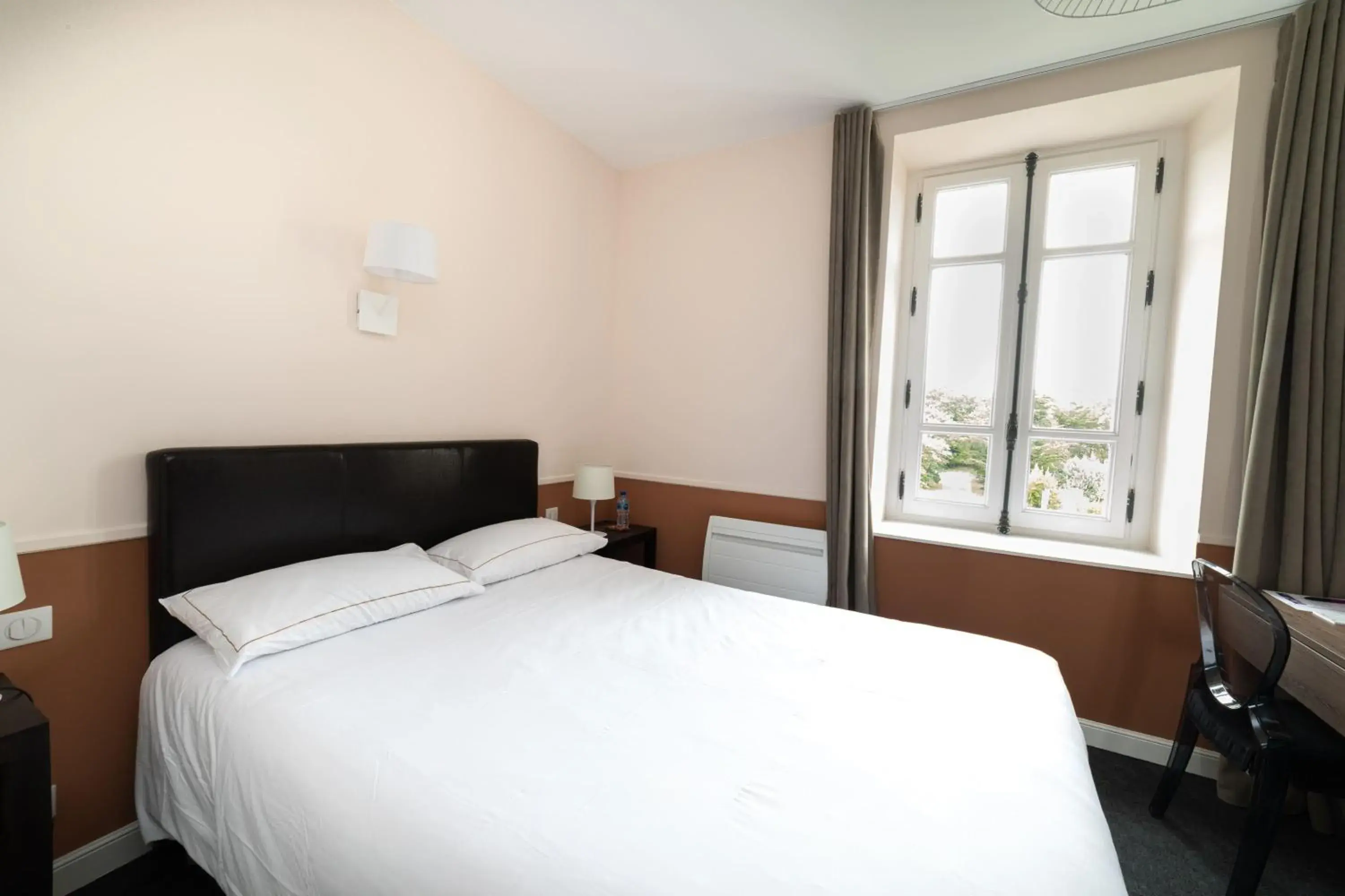 Economy Double Room in Domaine de La Gressière Economy Double Room in Domaine de La Gressière