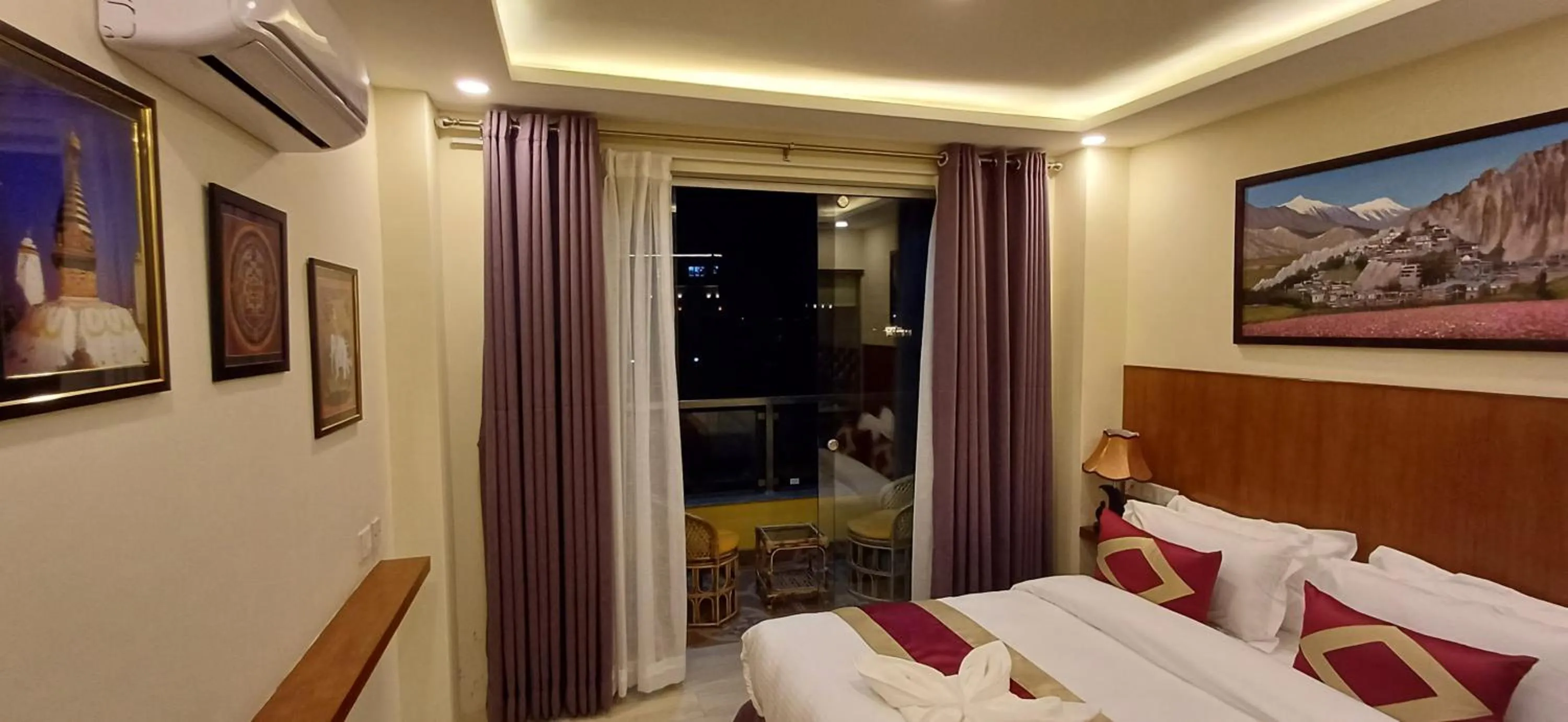 Bedroom, Bed in Hotel Yakroo Manang