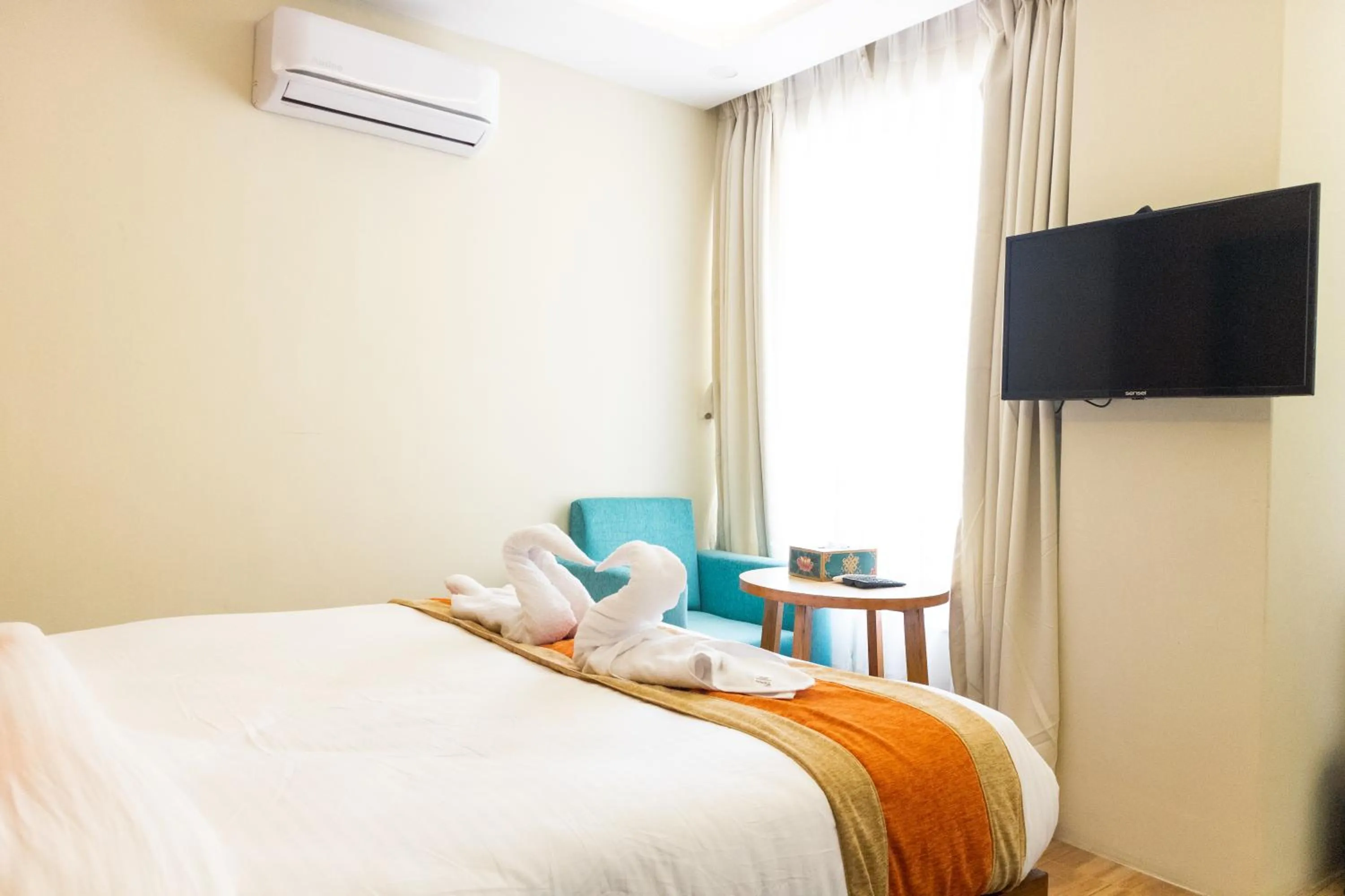 Bedroom, Bed in Hotel Yakroo Manang