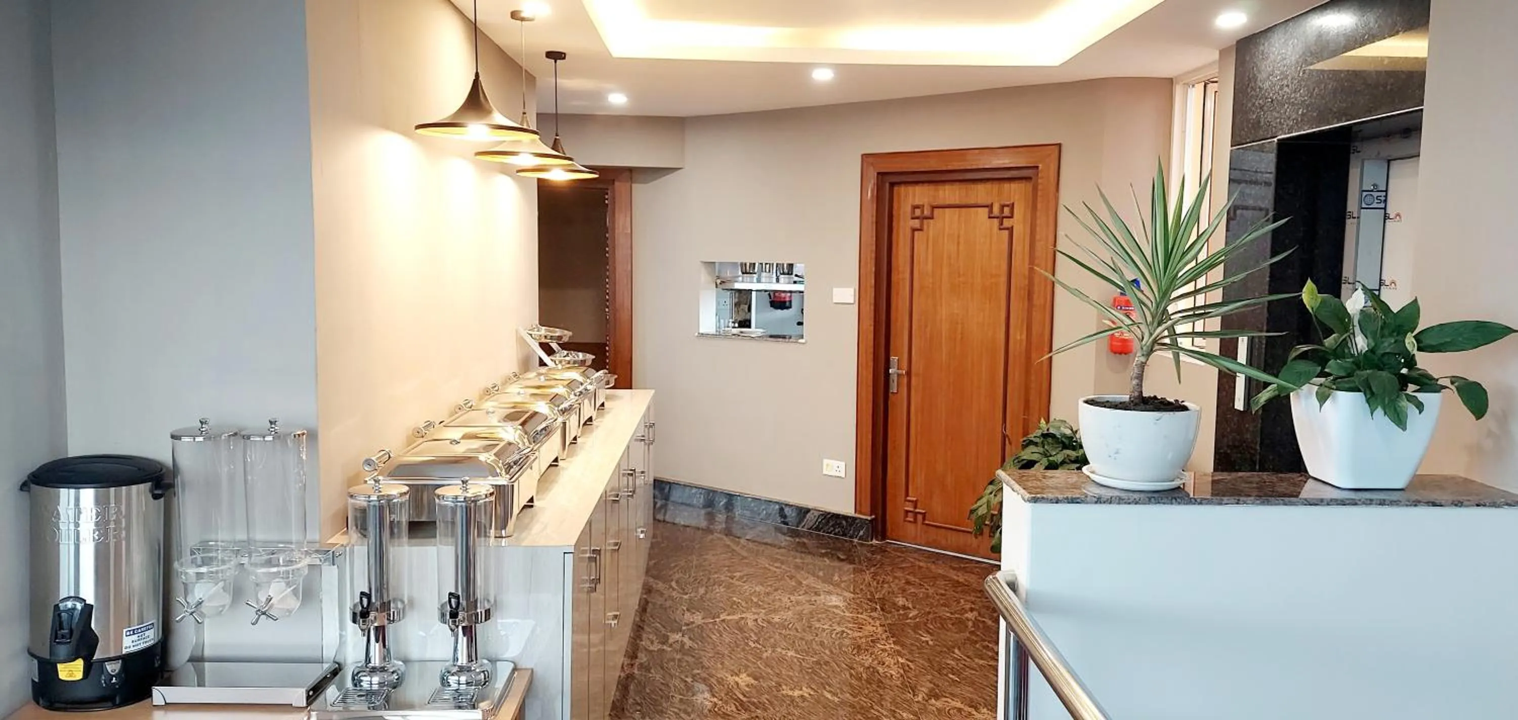 Buffet breakfast in Hotel Yakroo Manang