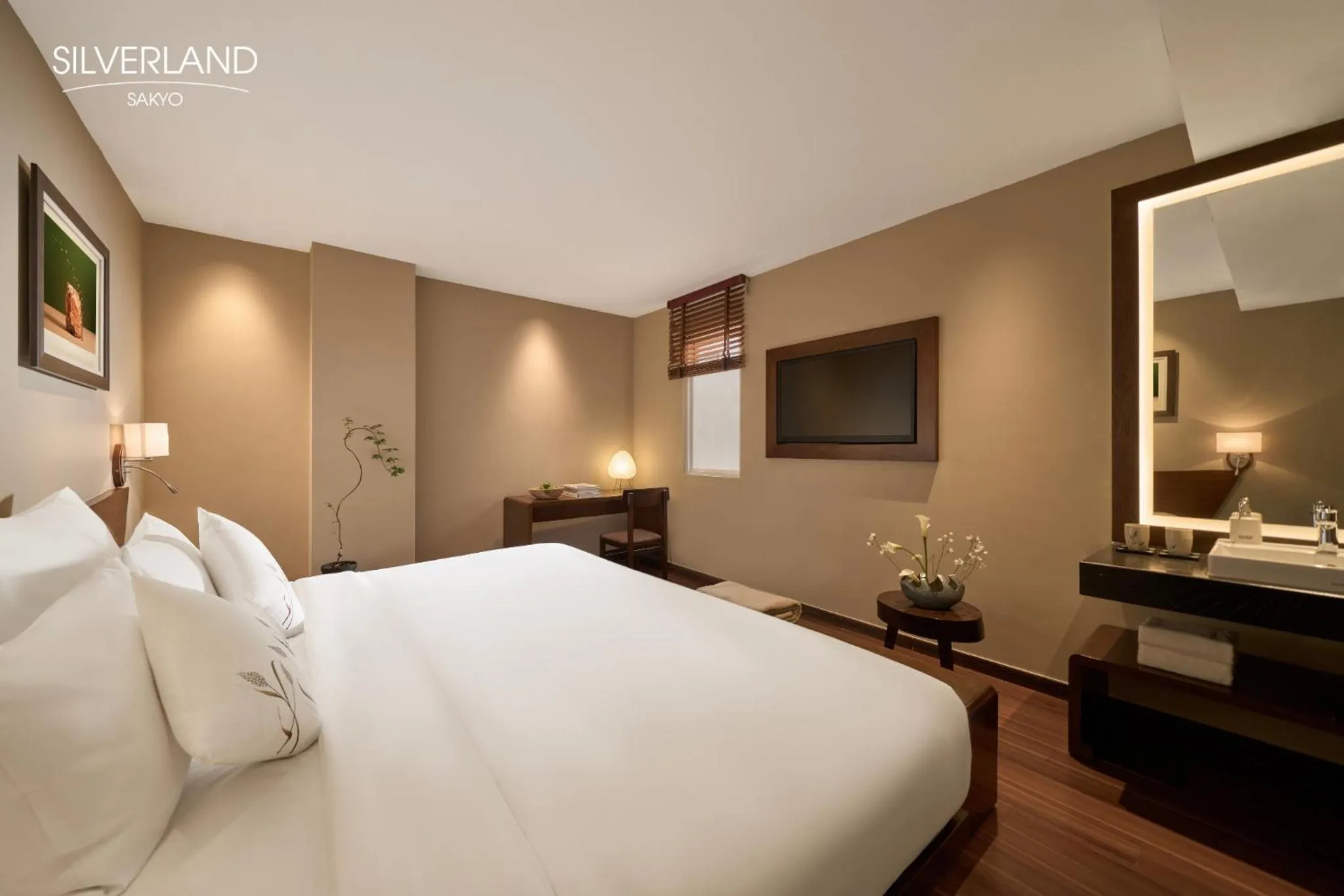 Bedroom, Bed in Silverland Sakyo Hotel