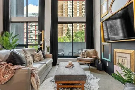 The Pastel I Closest Available Airbnb To Stampede