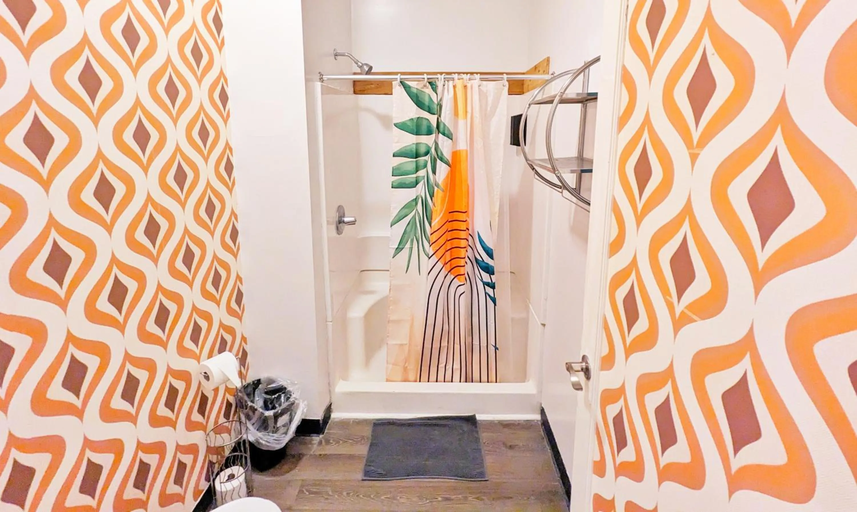 Bathroom in City House New Orleans Samesun