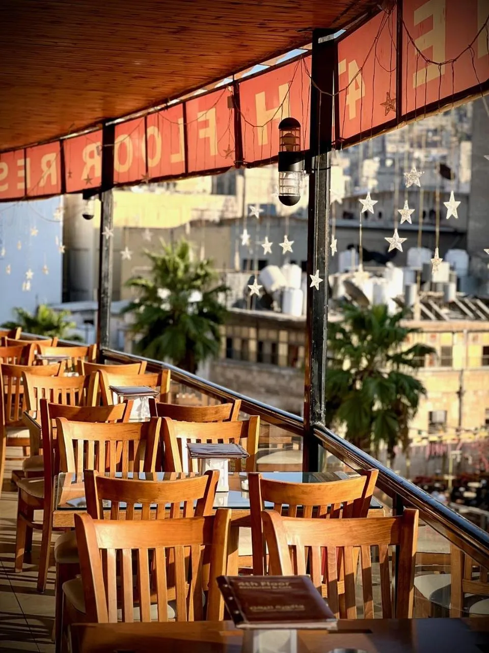 Restaurant/places to eat in Art Hotel Downtown