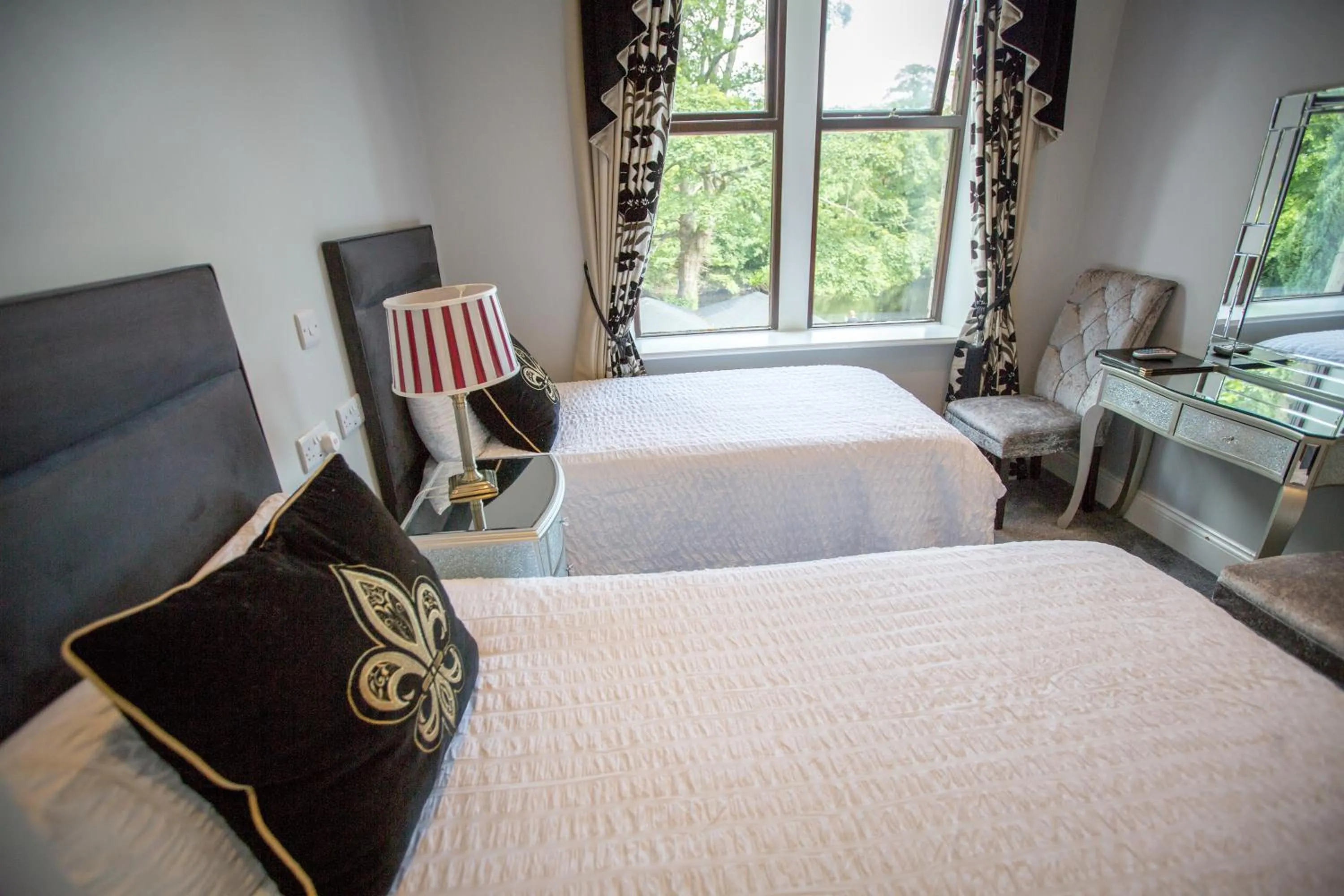 Bedroom, Bed in Ilkley Riverside Hotel