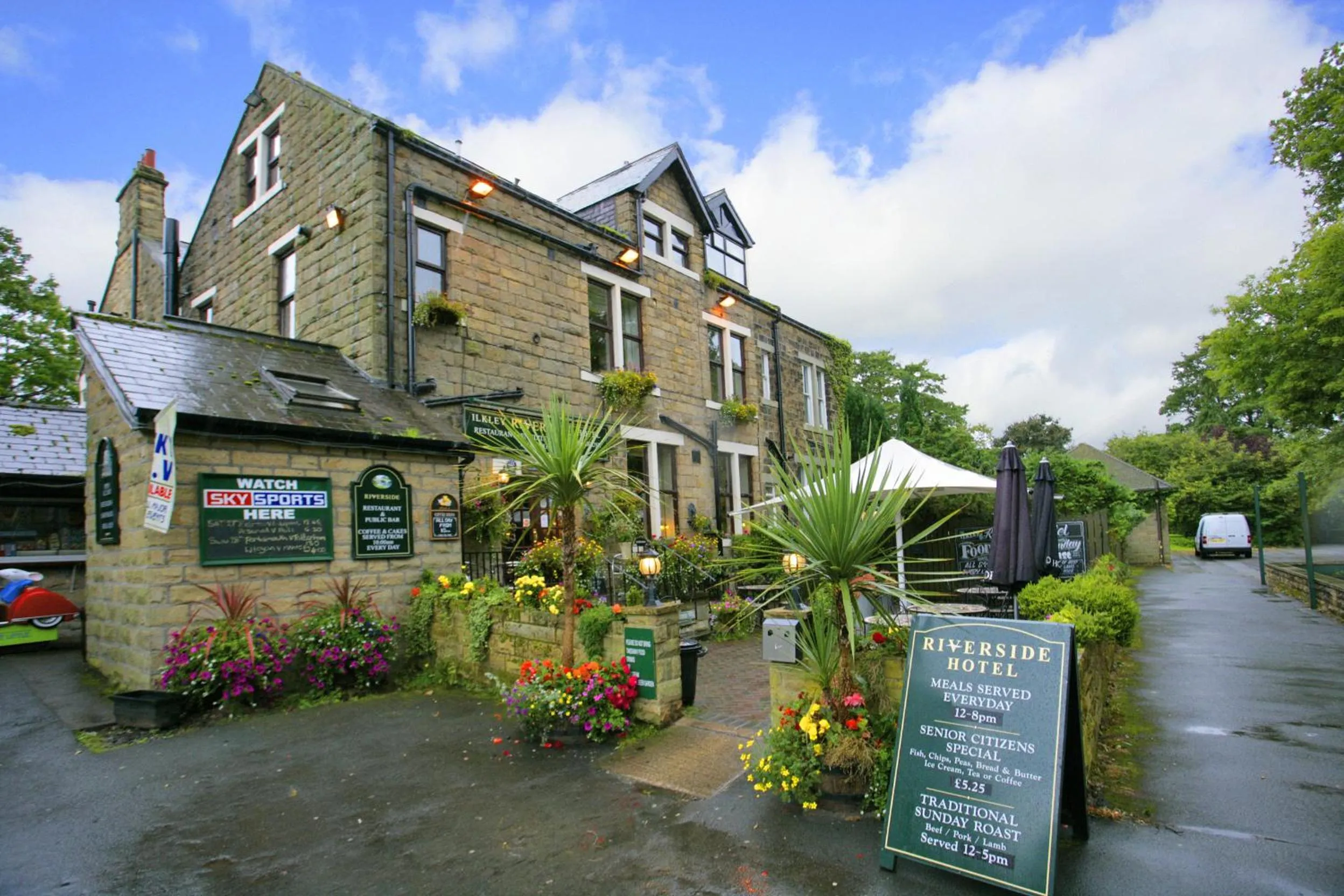 Facade/entrance in Ilkley Riverside Hotel