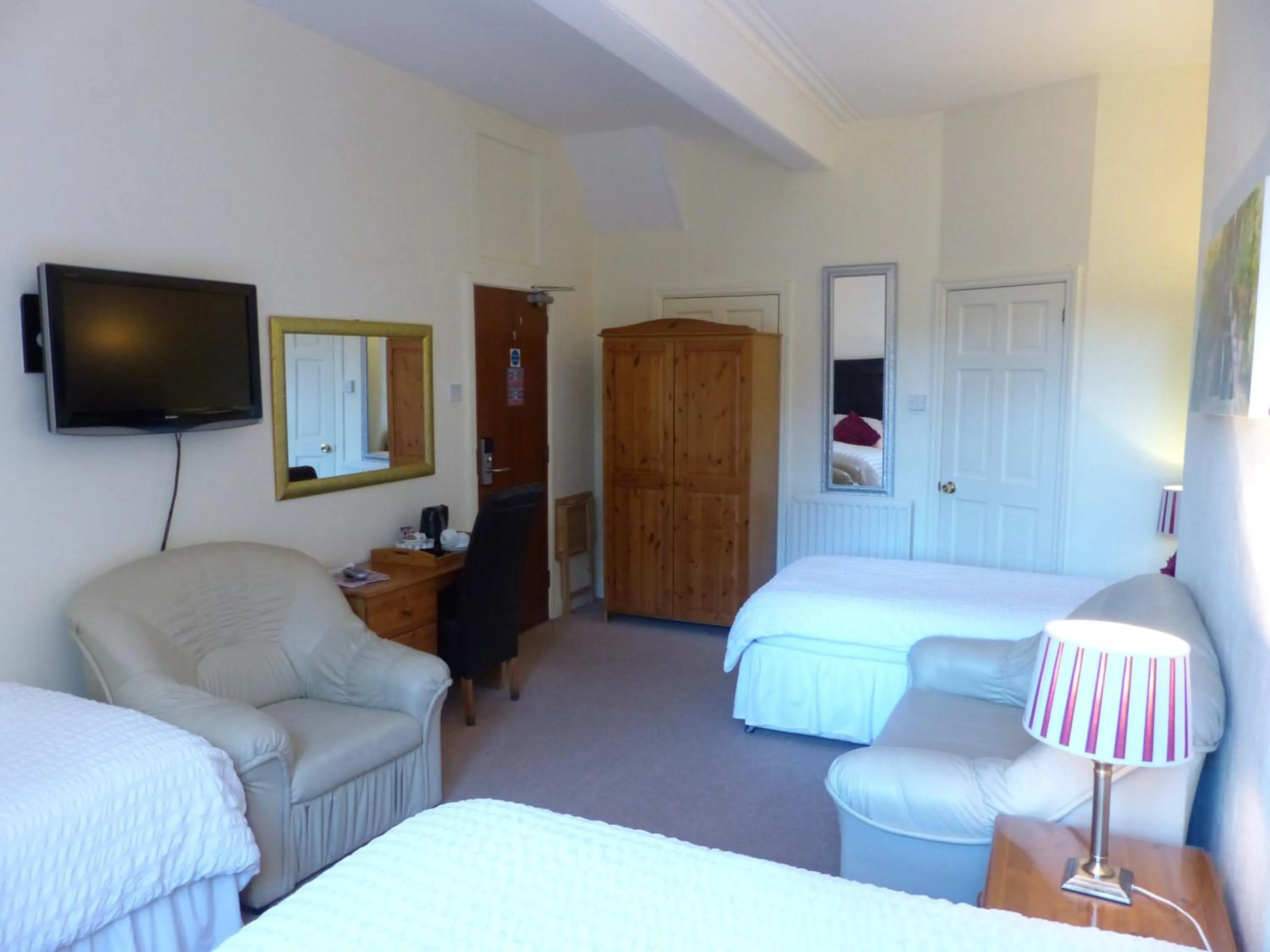 Bedroom, Bed in Ilkley Riverside Hotel