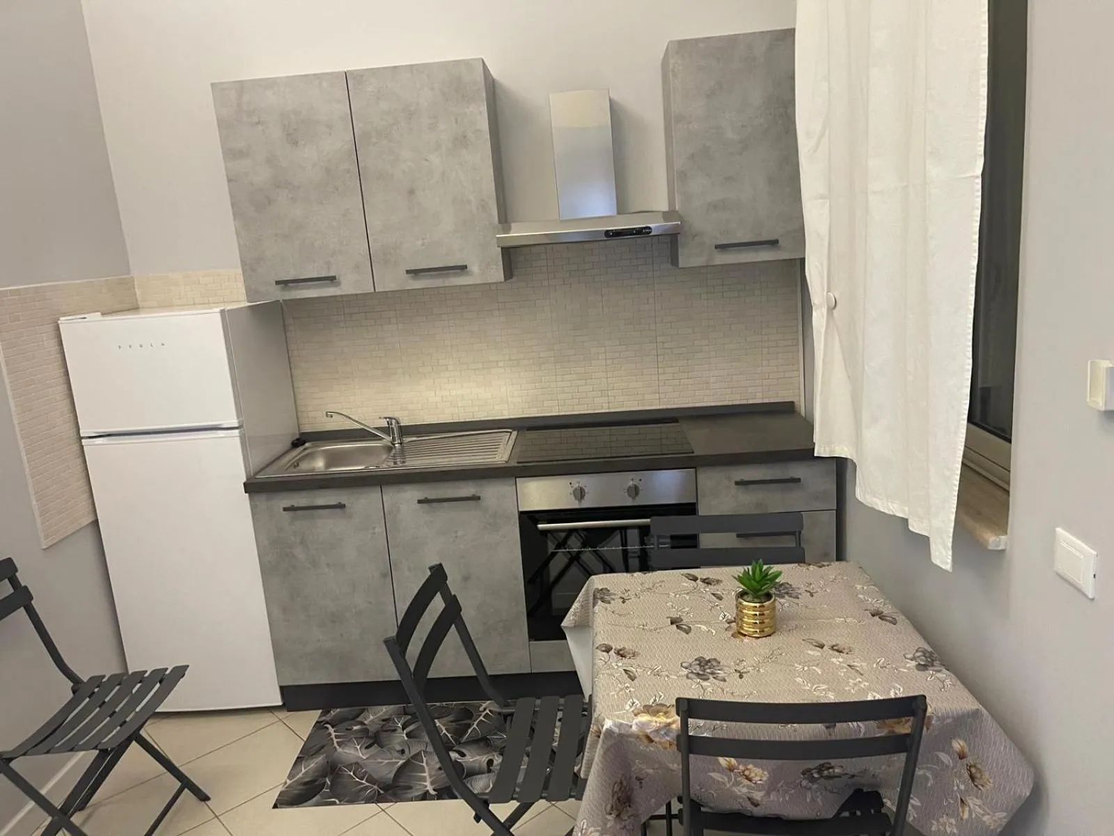 Dining Area in B&B Villa Anna