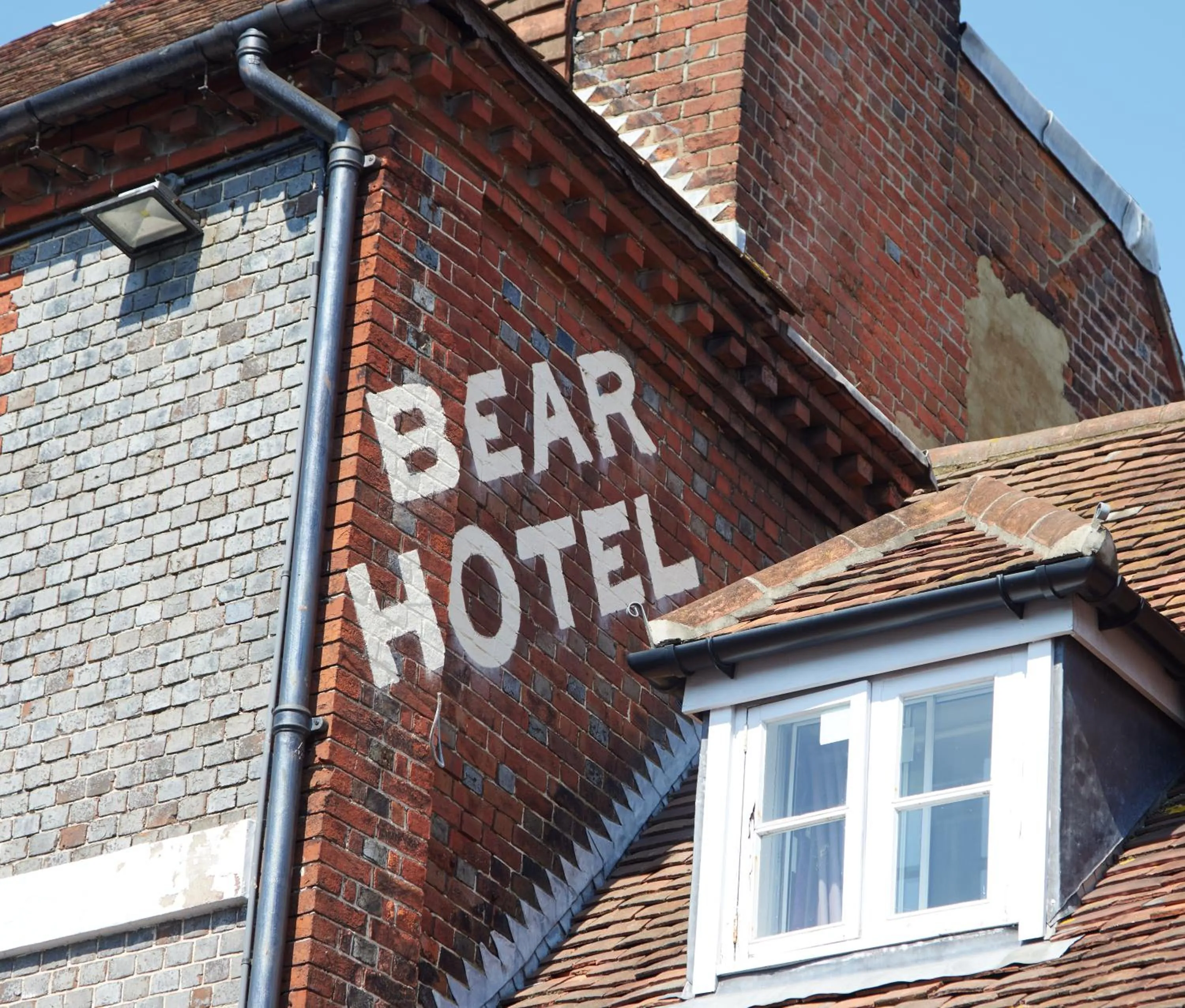 Logo/Certificate/Sign in Bear Hotel by Greene King Inns