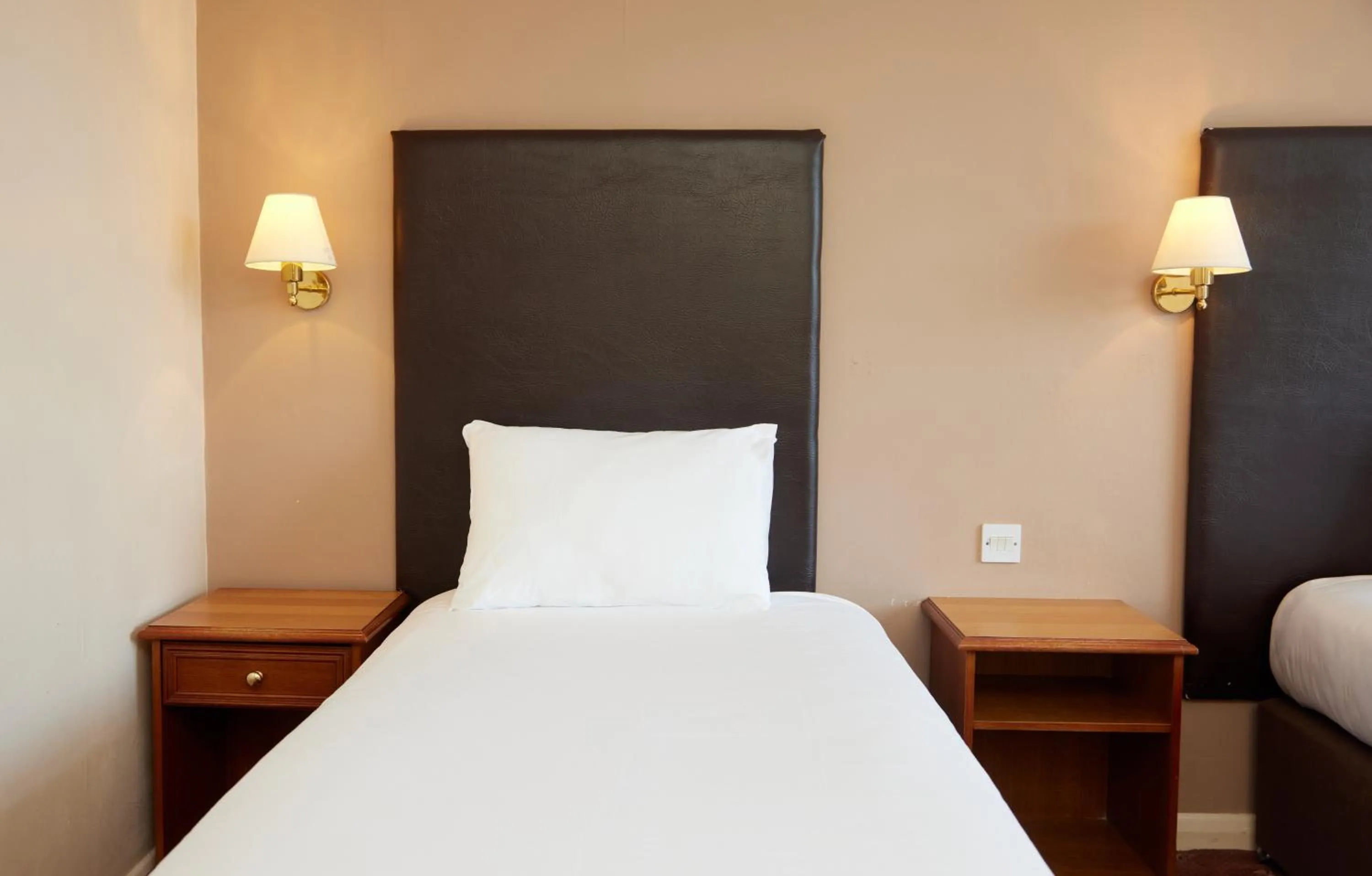 Bedroom, Bed in Bear Hotel by Greene King Inns