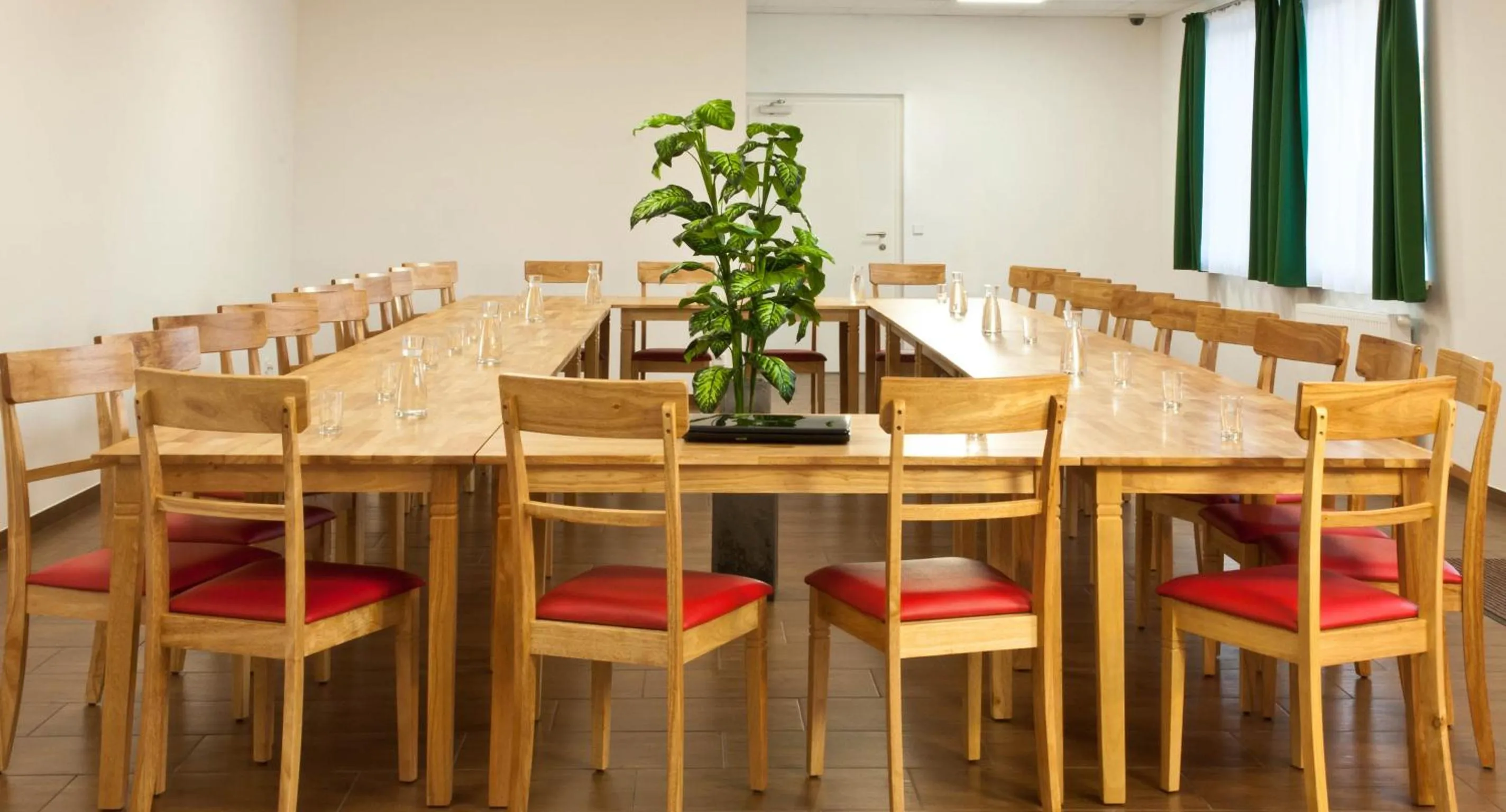 Business facilities in WinRooms "hotel&apartments"