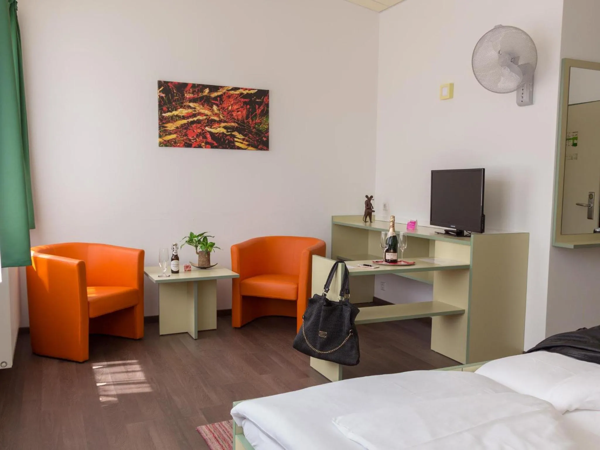 Photo of the whole room, Bed in WinRooms "hotel&apartments"