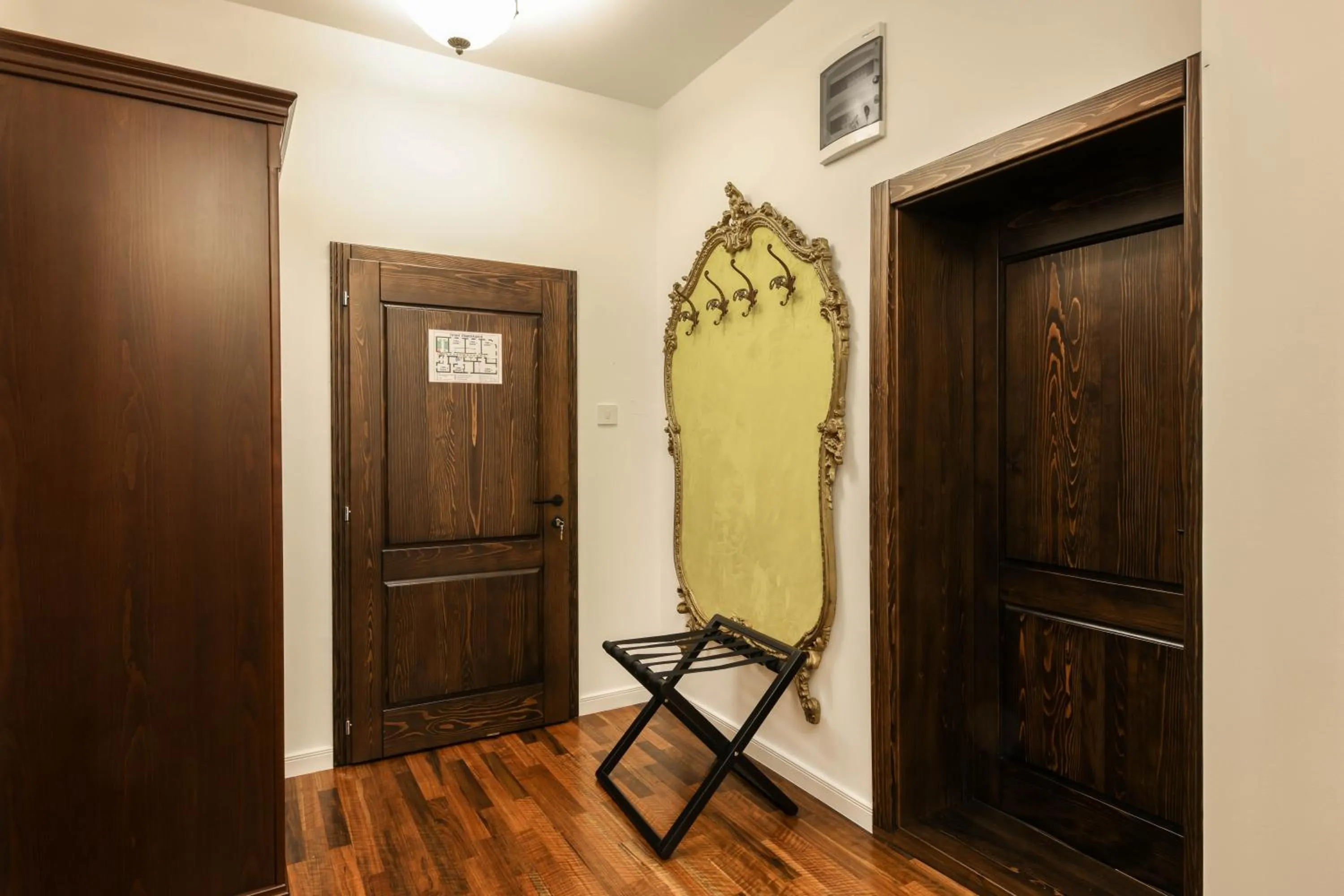 wardrobe in Villa 1927